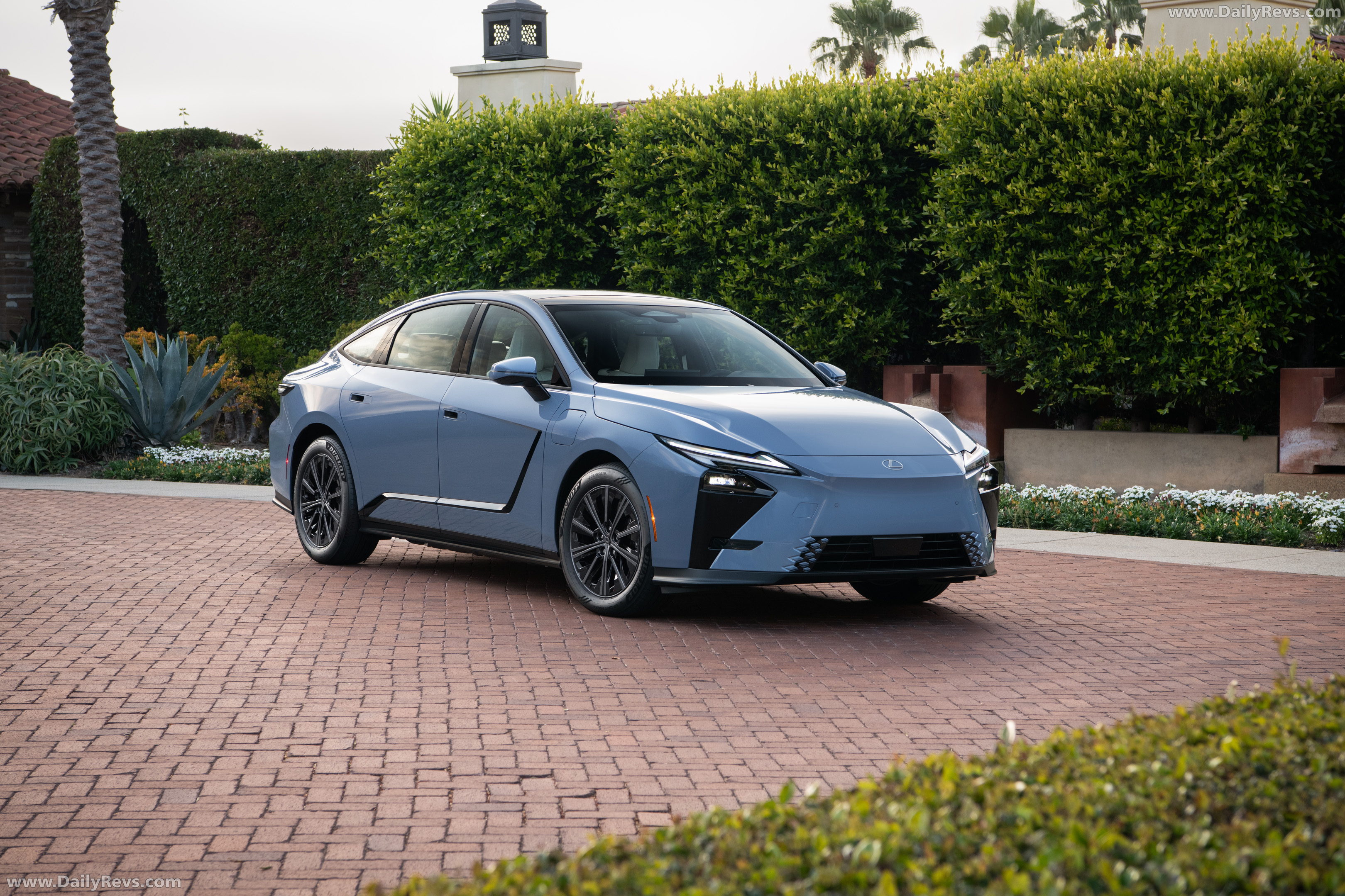 2026 Lexus ES 350e Premium Front View