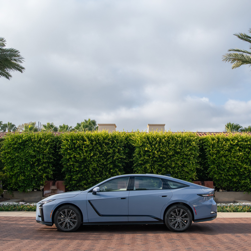 2026 Lexus ES 350e Premium Side View
