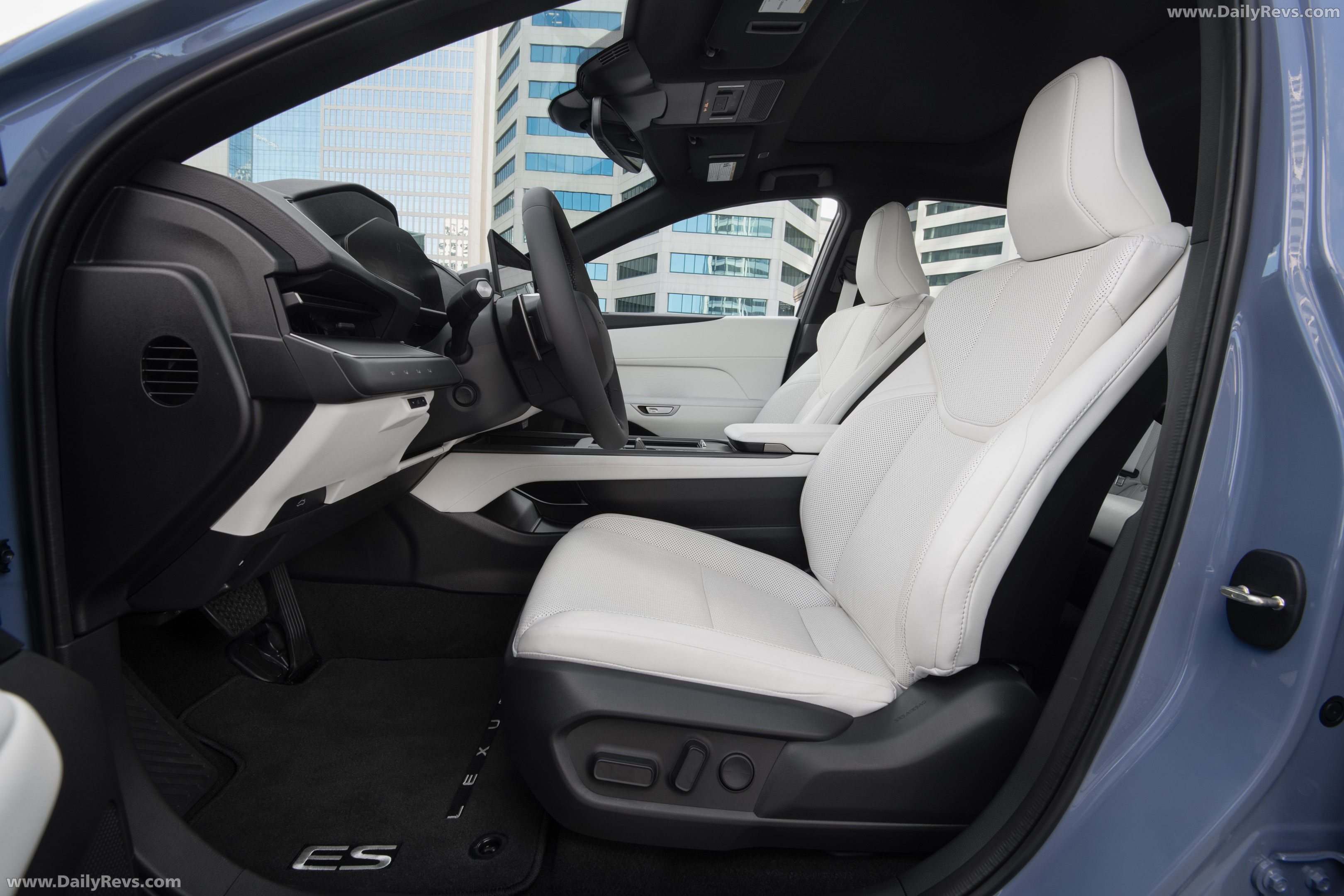 2026 Lexus ES 350e Premium Interior