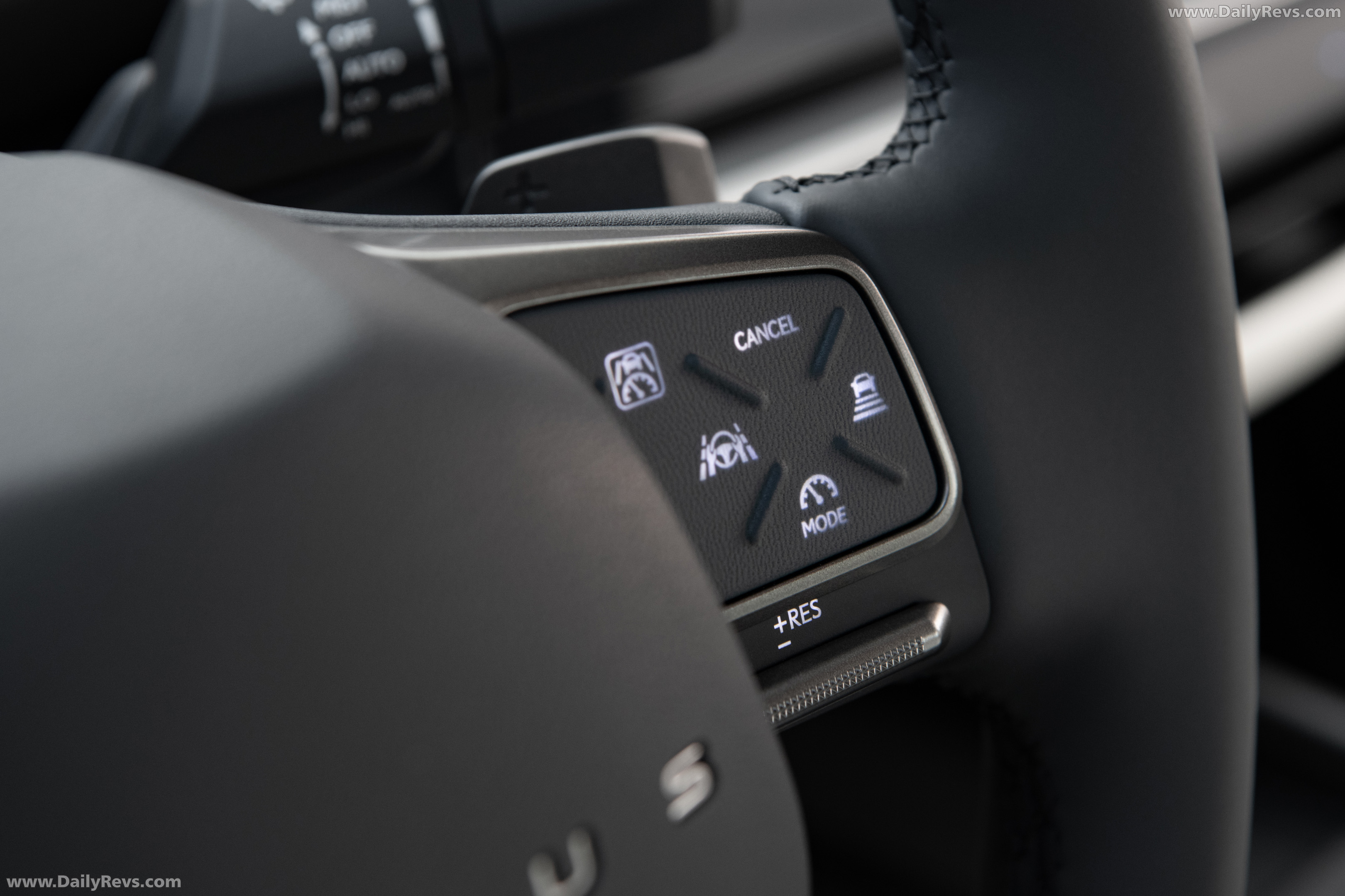 2026 Lexus ES 350e Premium Interior