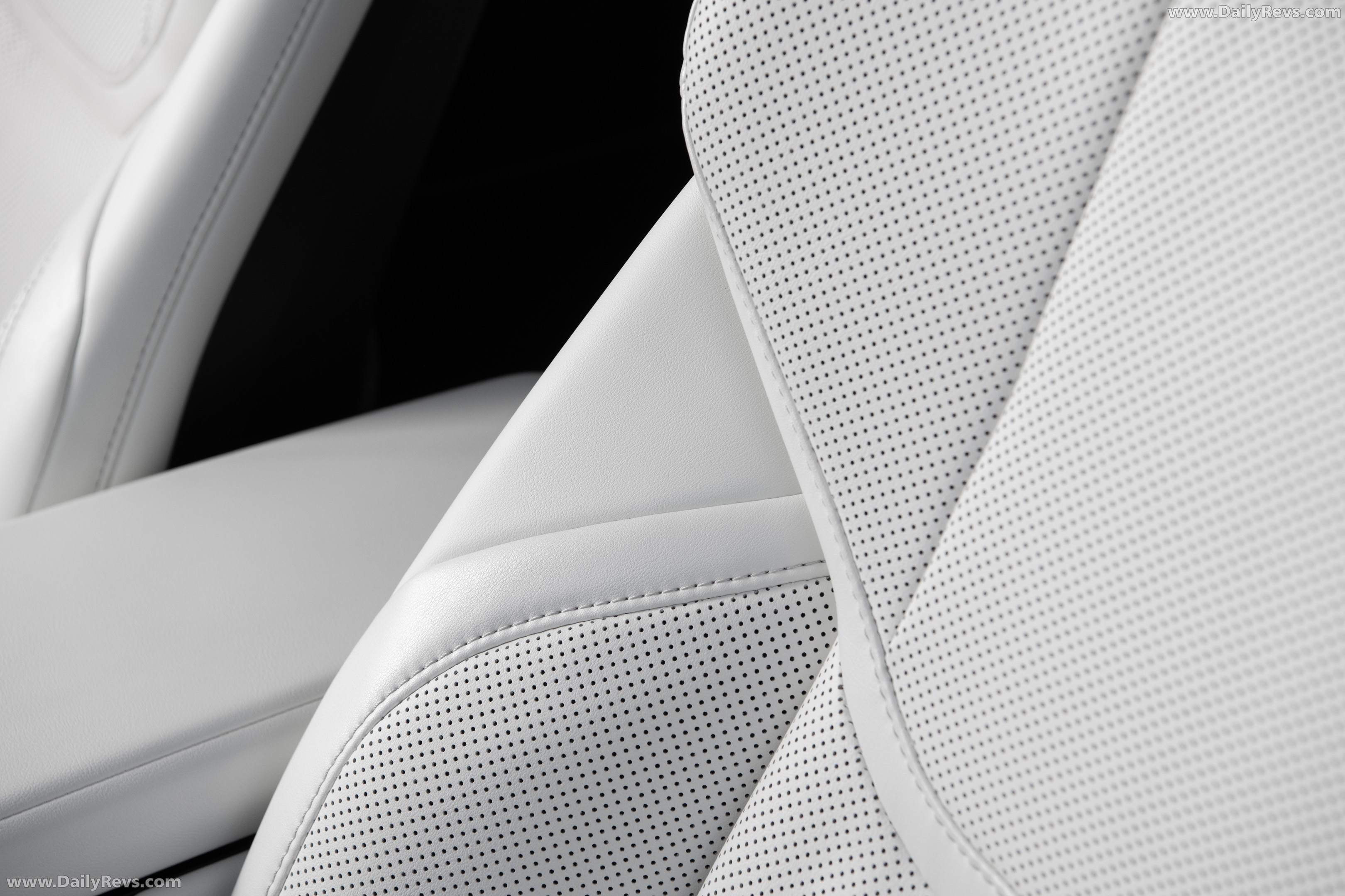2026 Lexus ES 350e Premium Interior