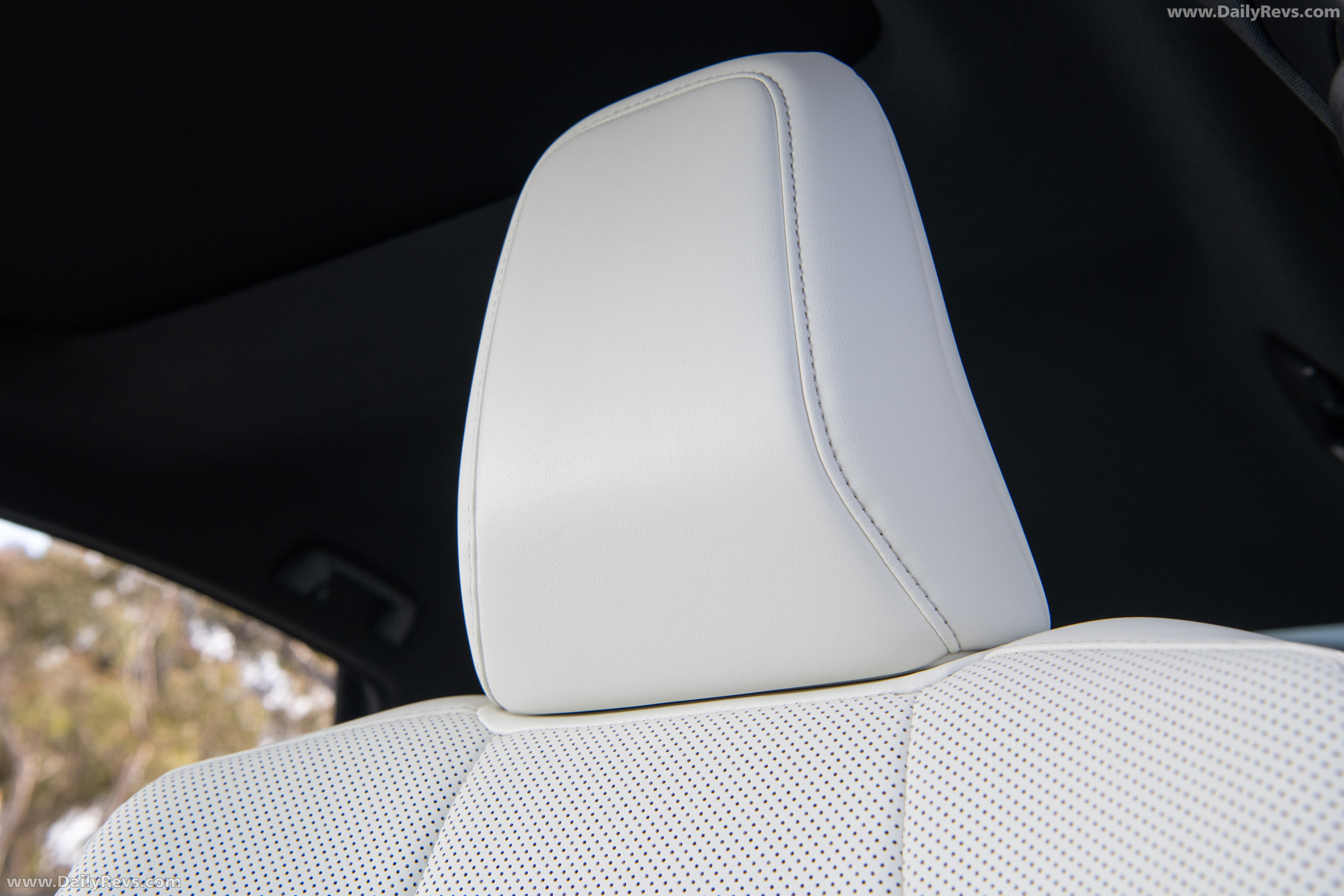 2026 Lexus ES 350e Premium Interior