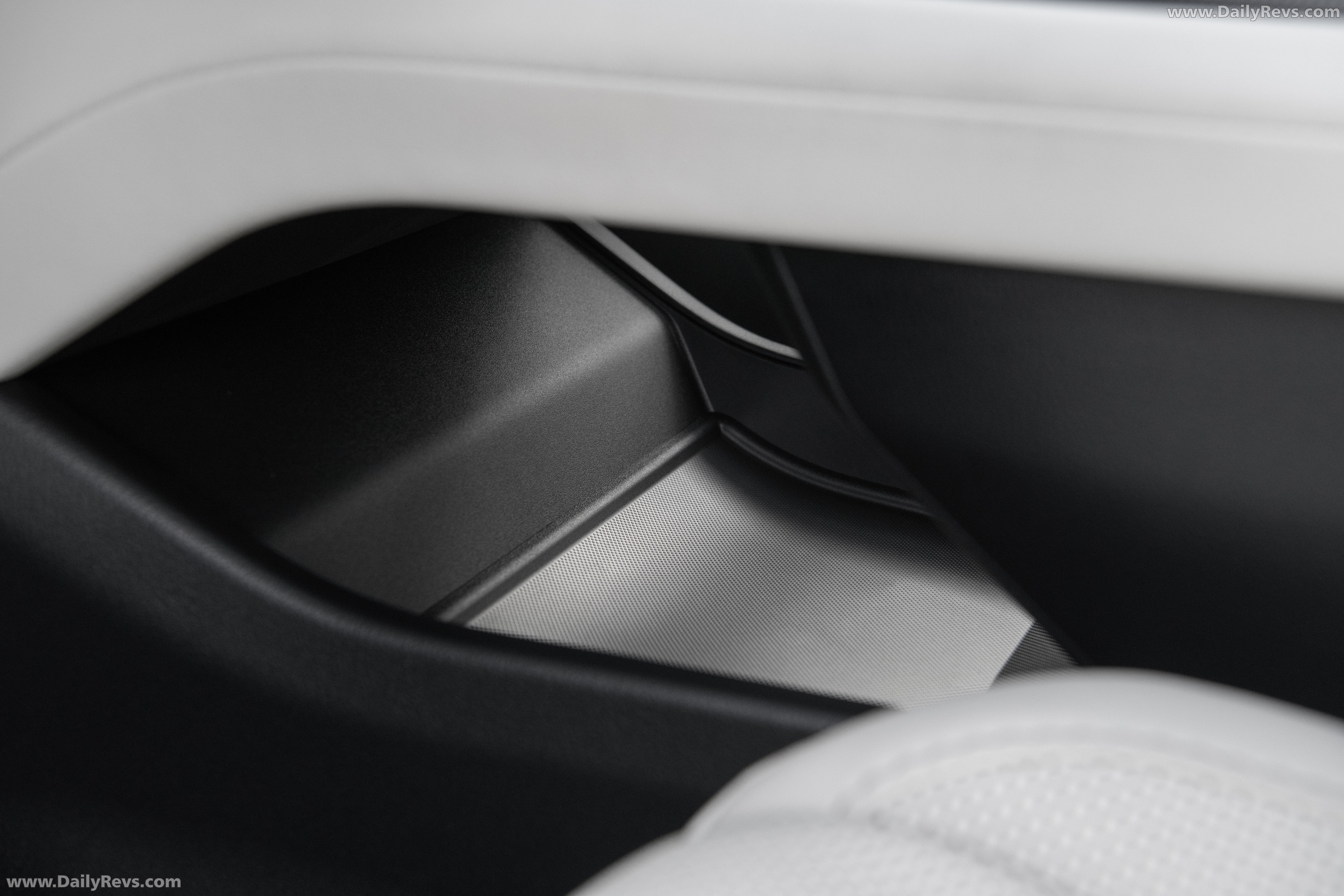 2026 Lexus ES 350e Premium Interior