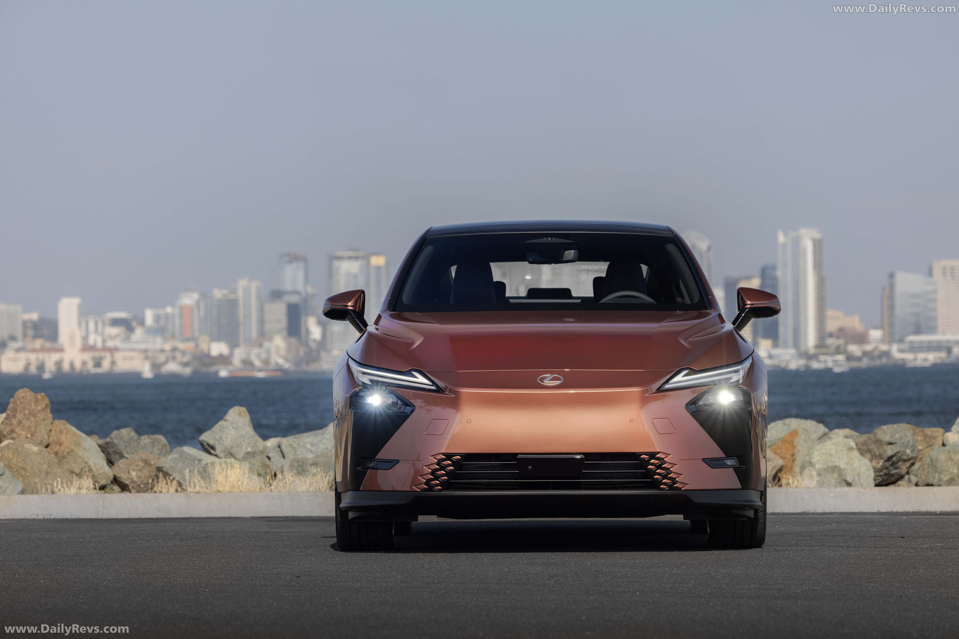 2026 Lexus ES 350e Luxury Executive Front View