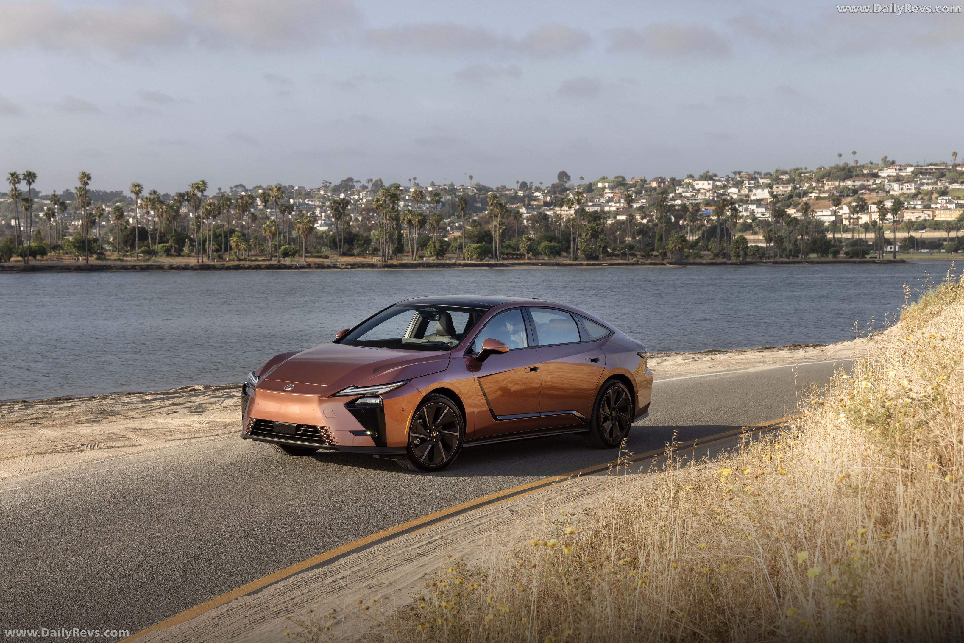 2026 Lexus ES 350e Luxury Executive Front View