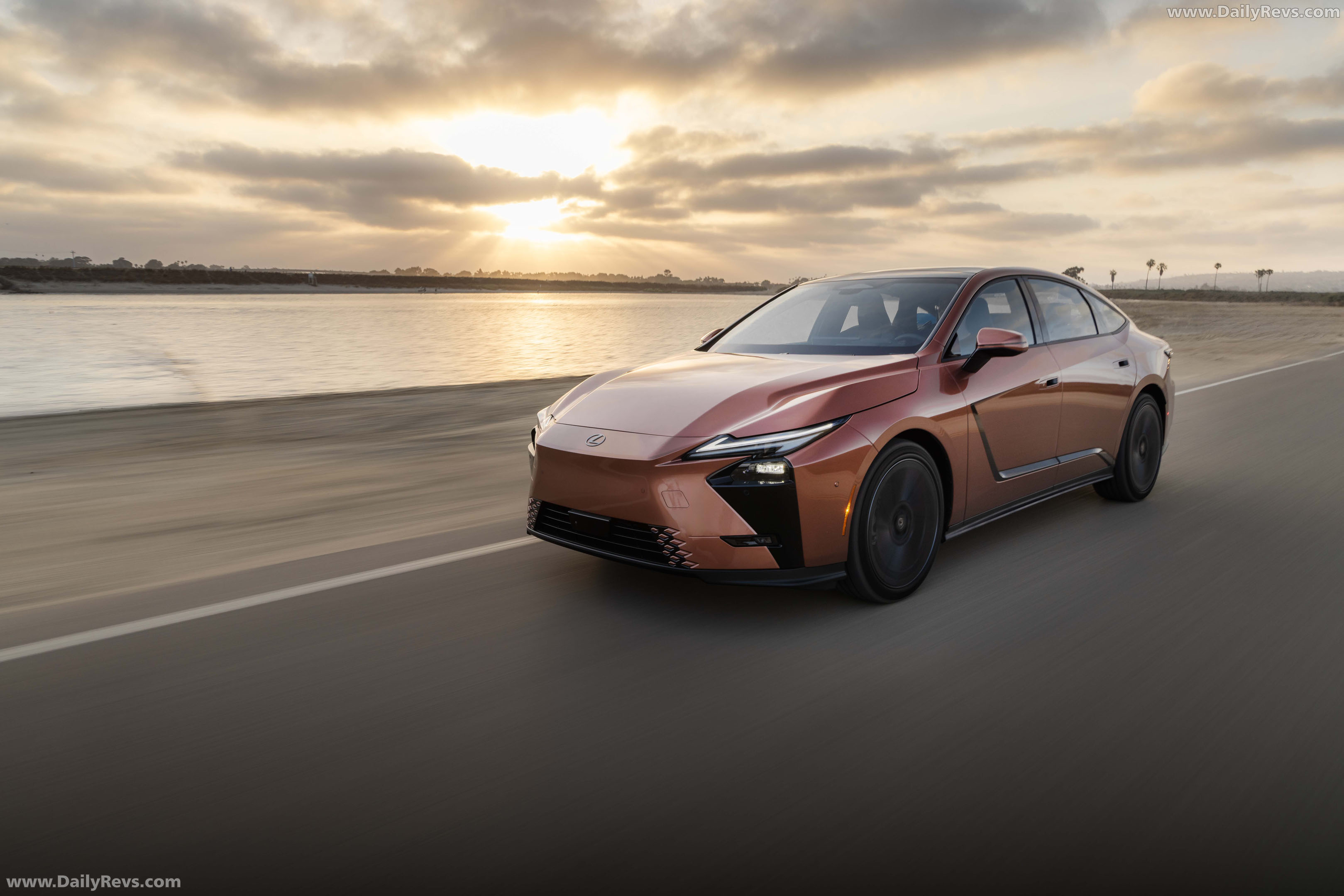2026 Lexus ES 350e Luxury Executive Front View