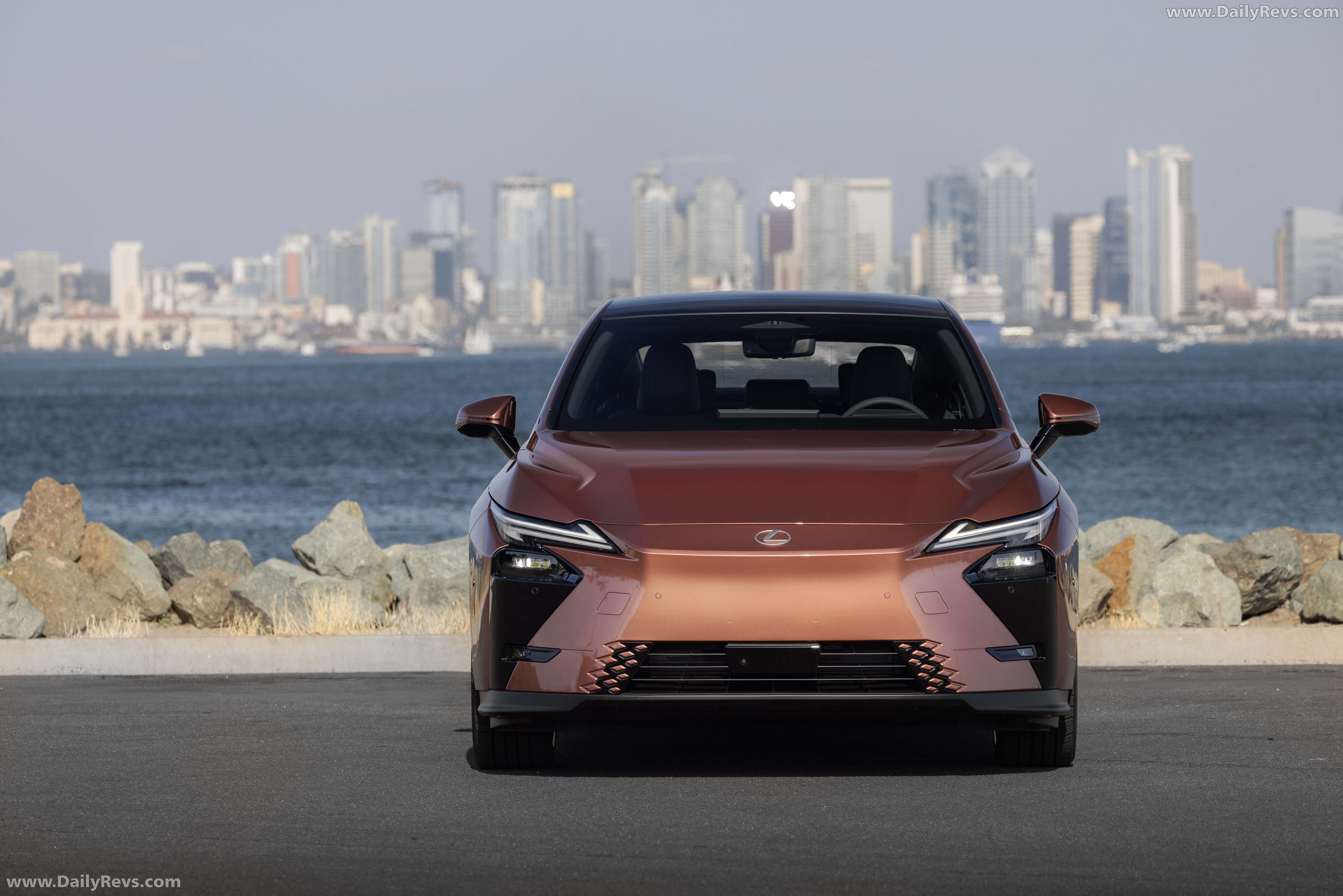 2026 Lexus ES 350e Luxury Executive Front View