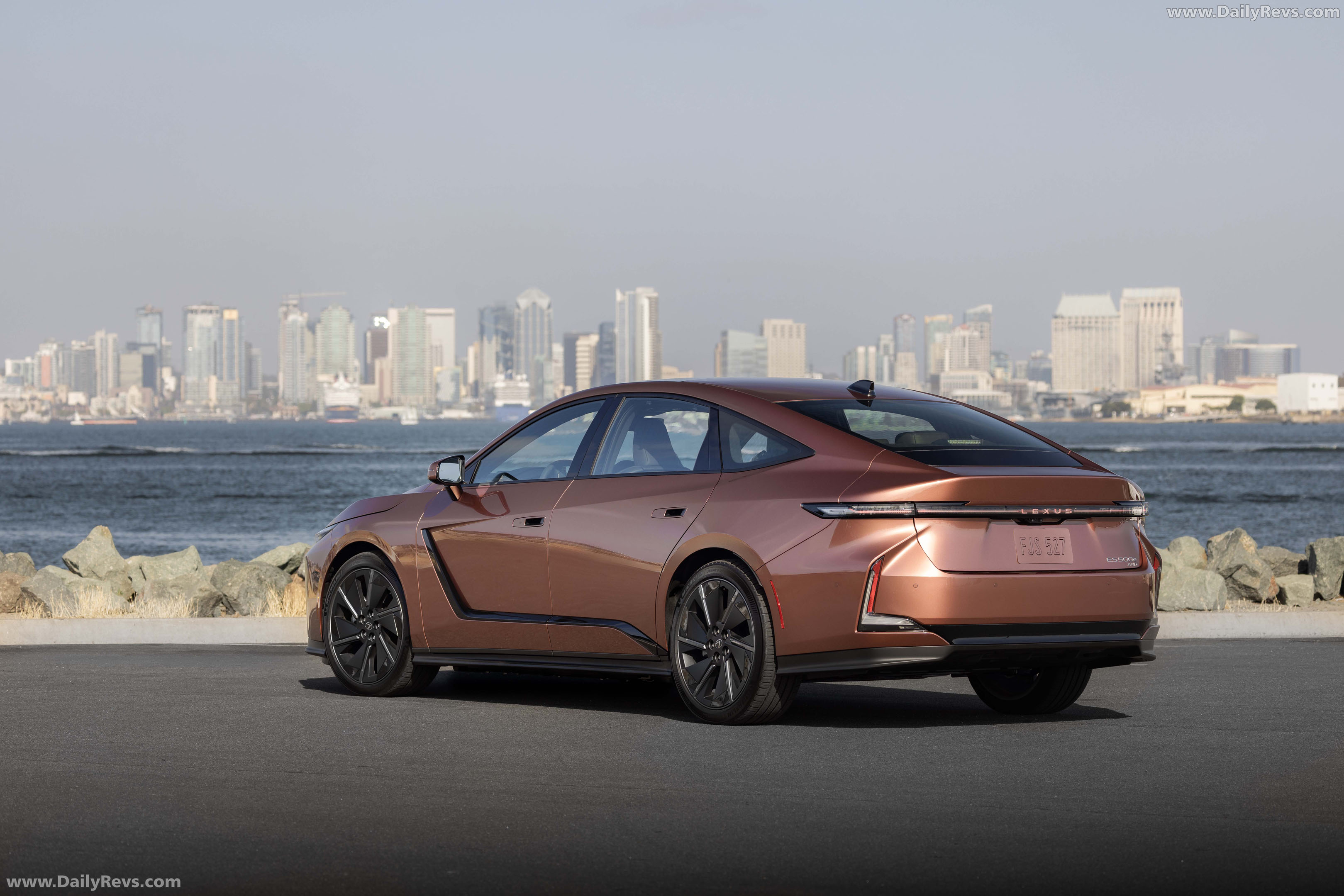 2026 Lexus ES 350e Luxury Executive Rear View