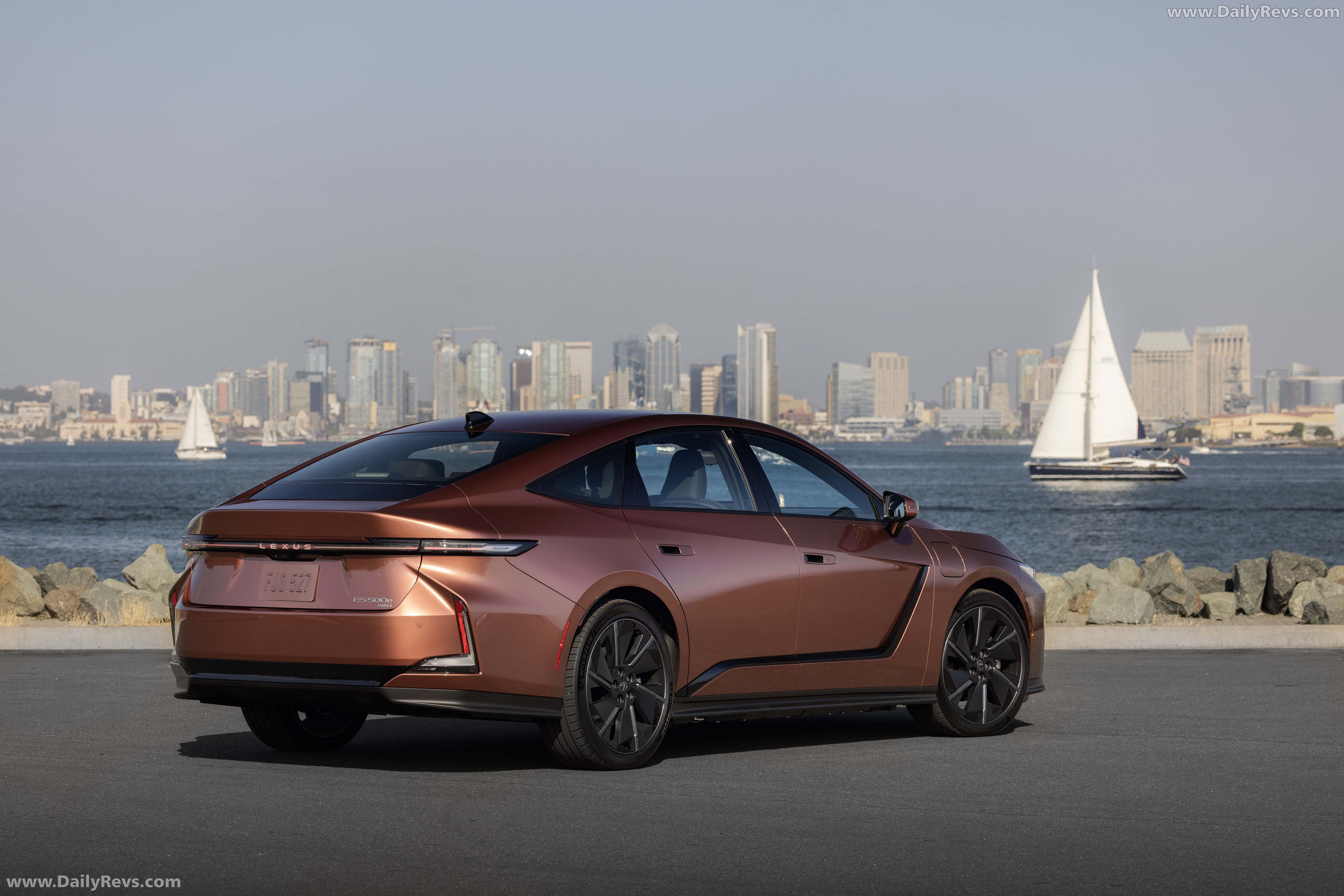 2026 Lexus ES 350e Luxury Executive Rear View