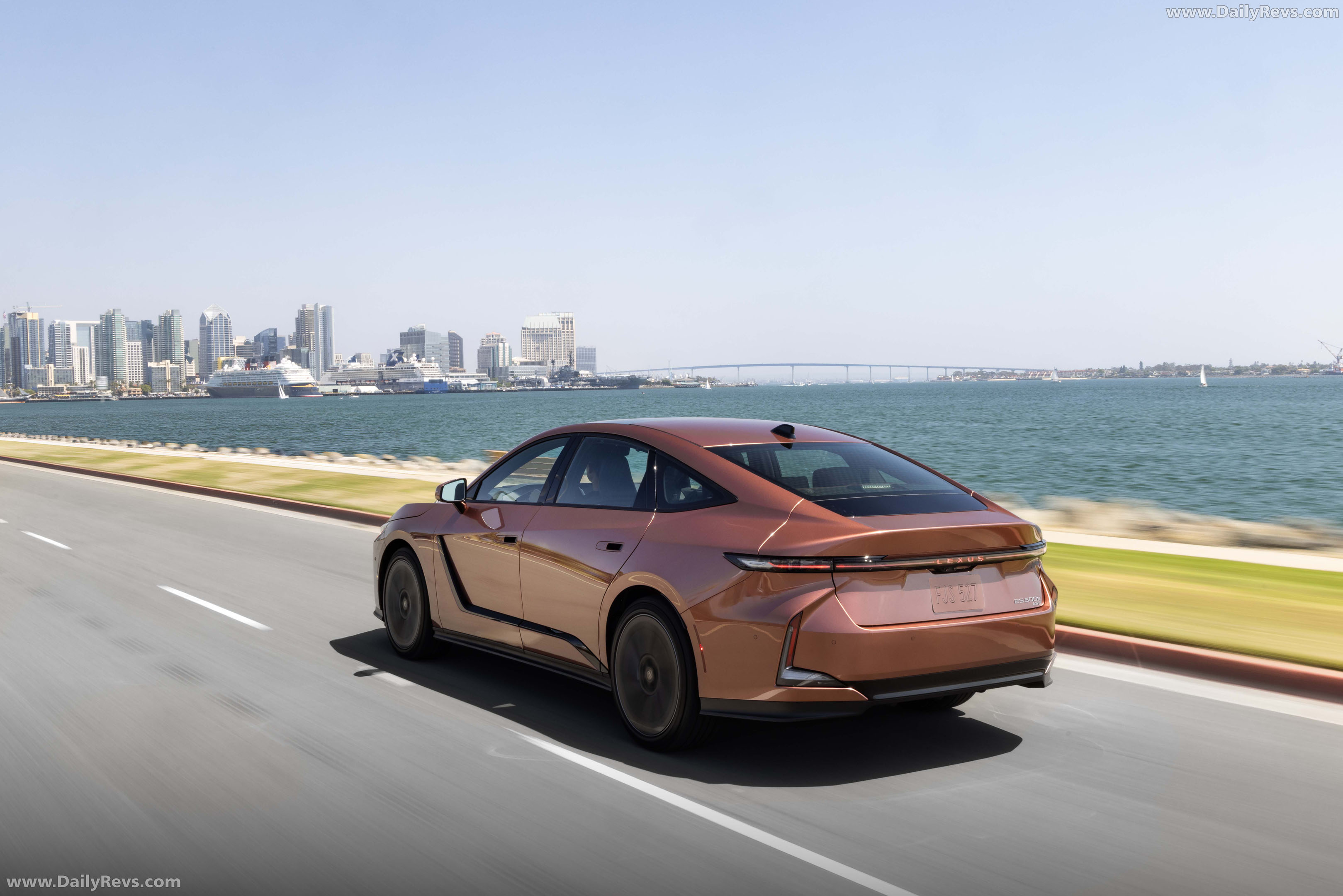 2026 Lexus ES 350e Luxury Executive Rear View