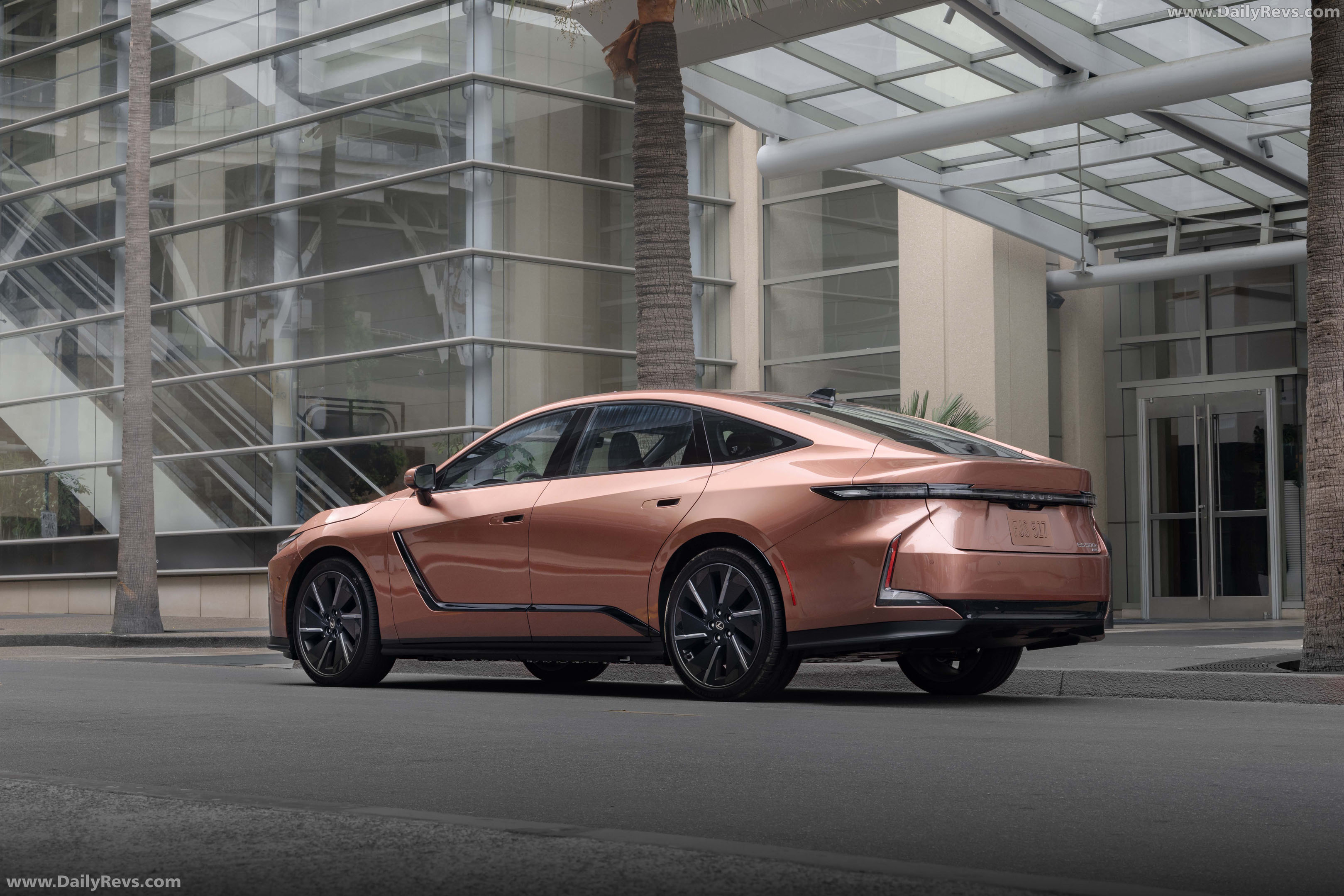 2026 Lexus ES 350e Luxury Executive Rear View