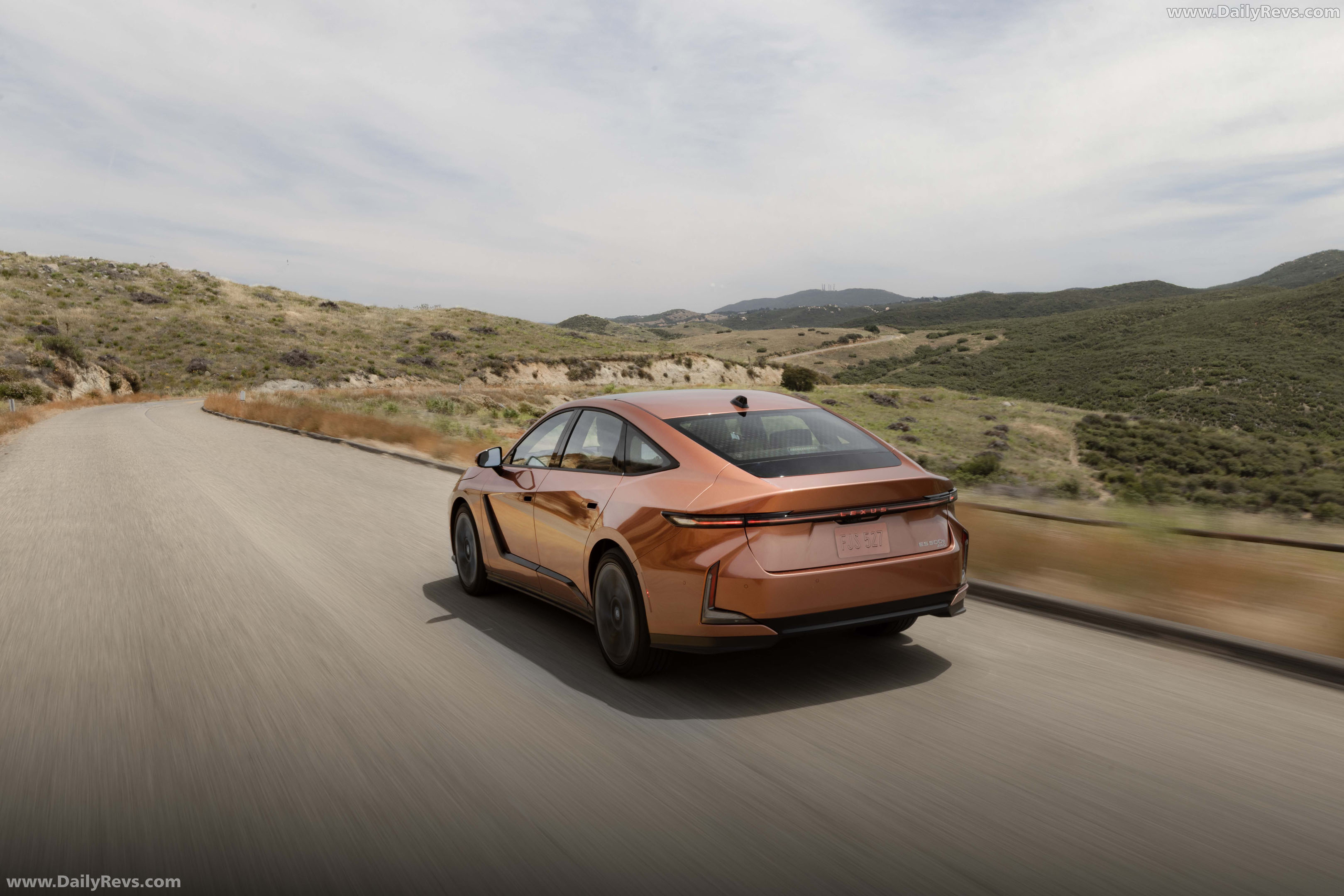 2026 Lexus ES 350e Luxury Executive Rear View