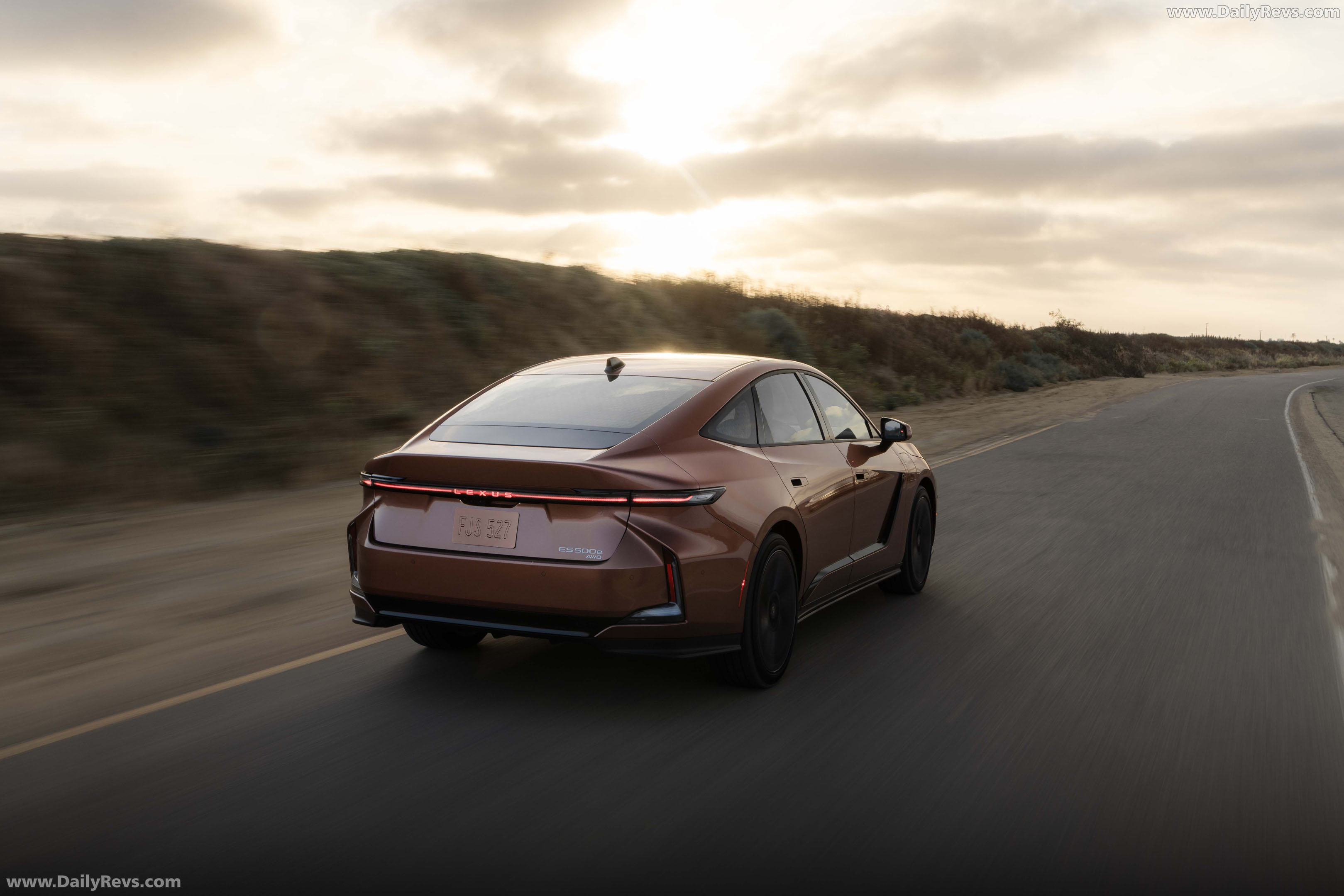 2026 Lexus ES 350e Luxury Executive Rear View