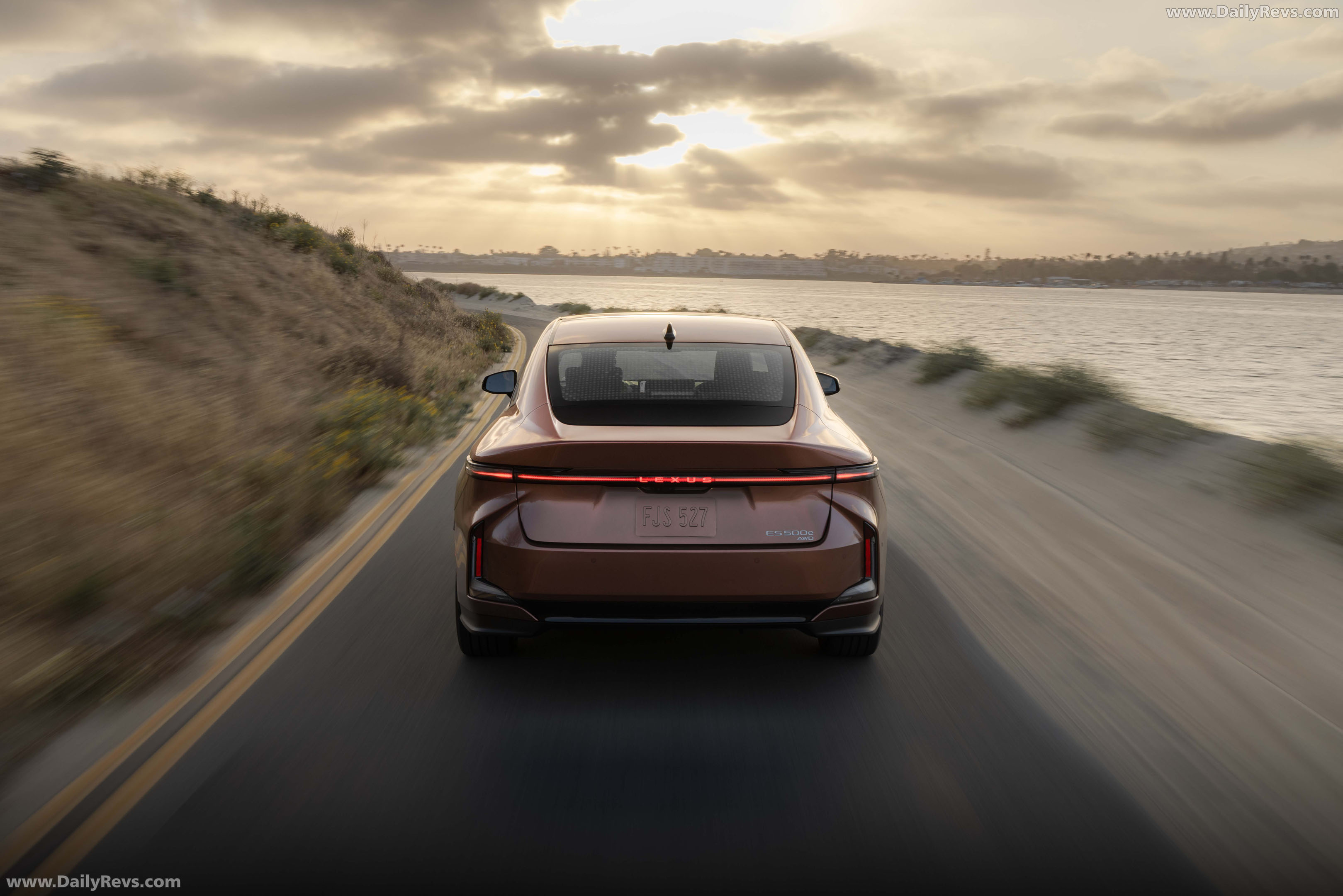 2026 Lexus ES 350e Luxury Executive Rear View