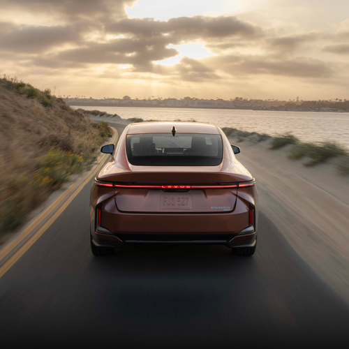 2026 Lexus ES 350e Luxury Executive Rear View