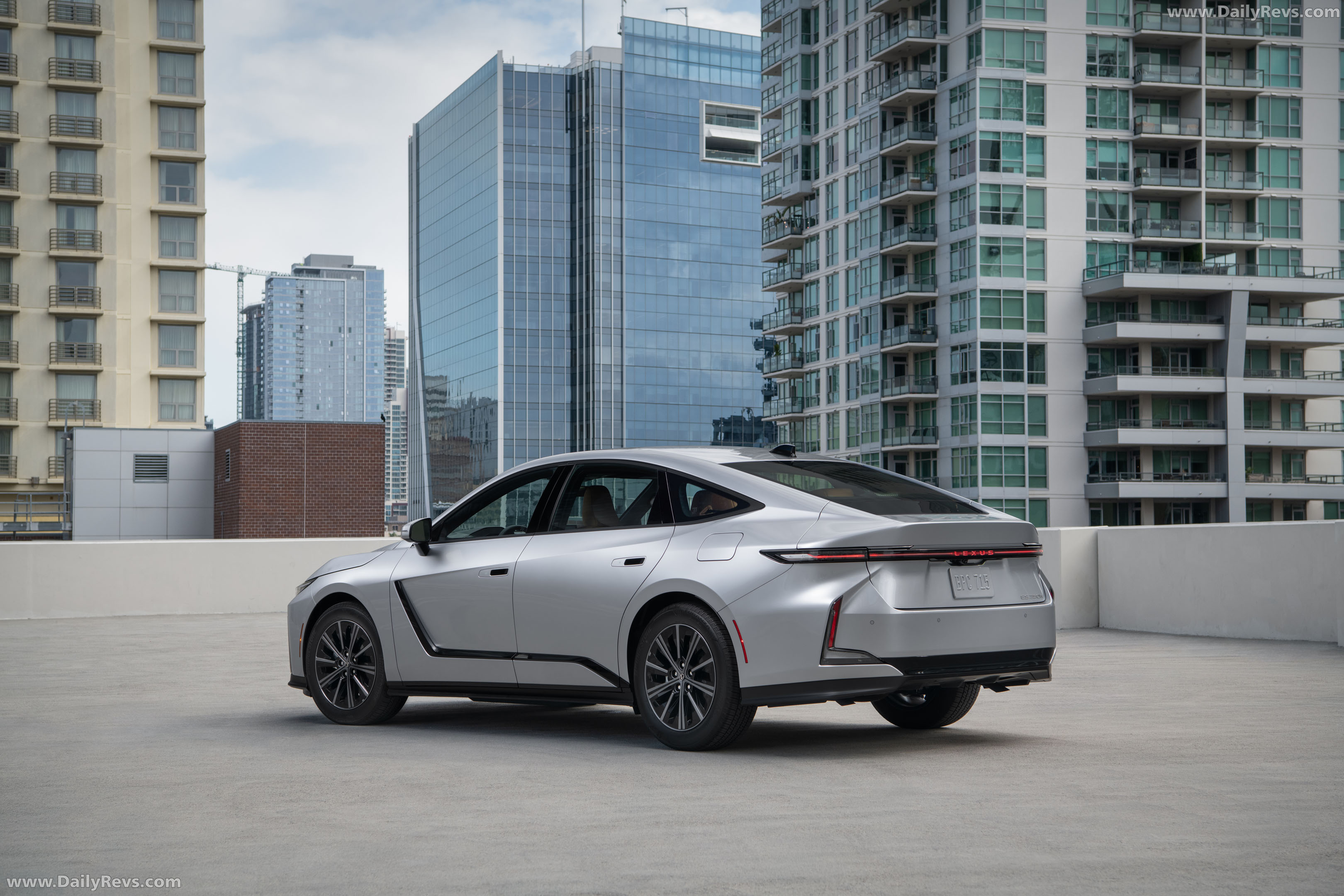 2026 Lexus ES 350H Premium Rear View