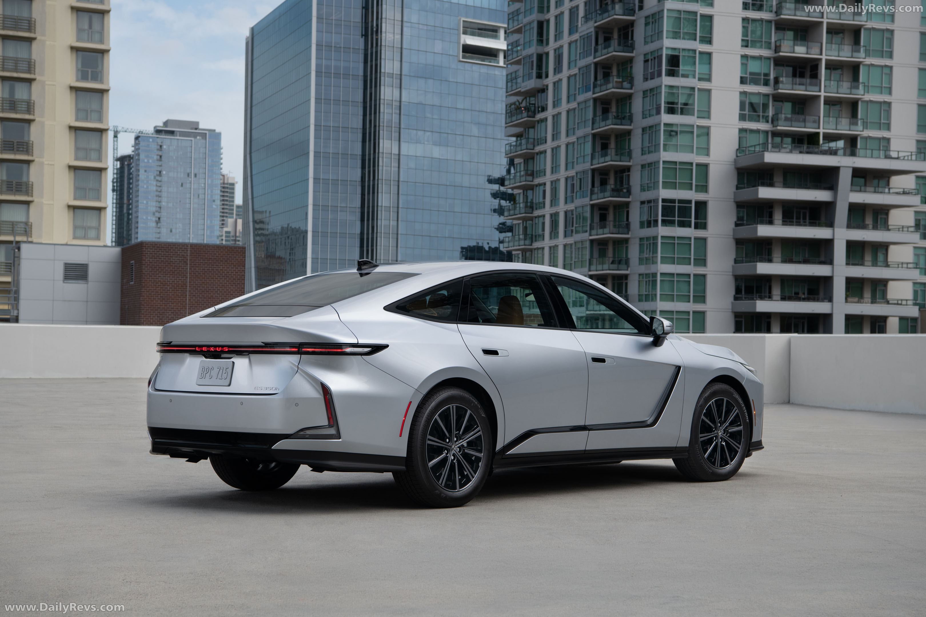 2026 Lexus ES 350H Premium Rear View
