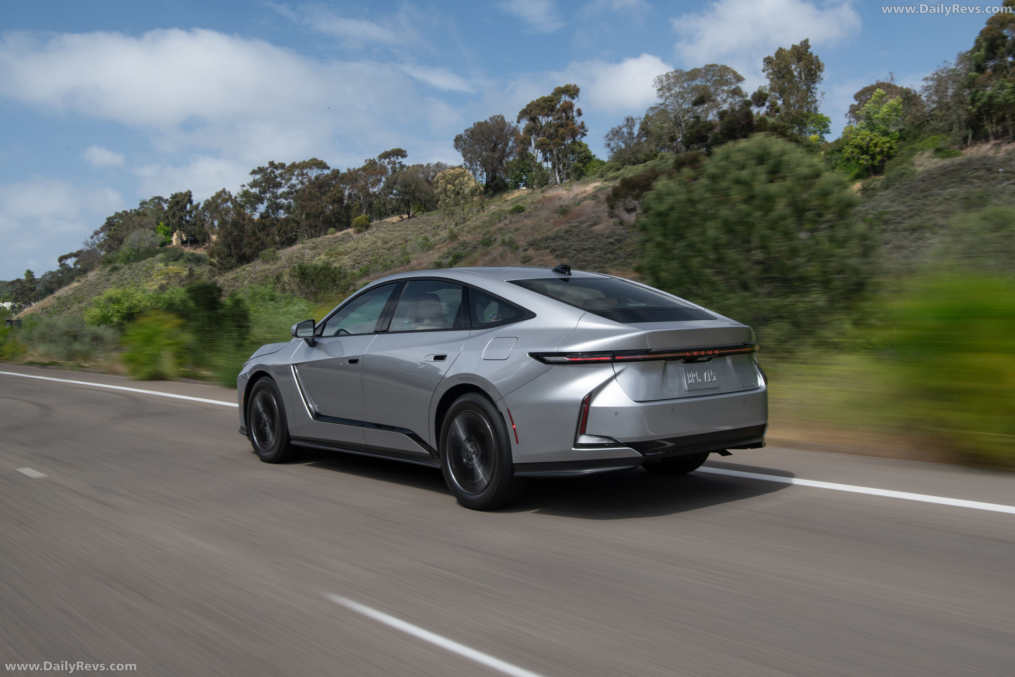 2026 Lexus ES 350H Premium Rear View