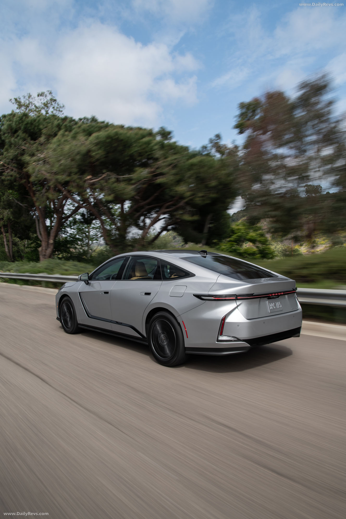 2026 Lexus ES 350H Premium Rear View
