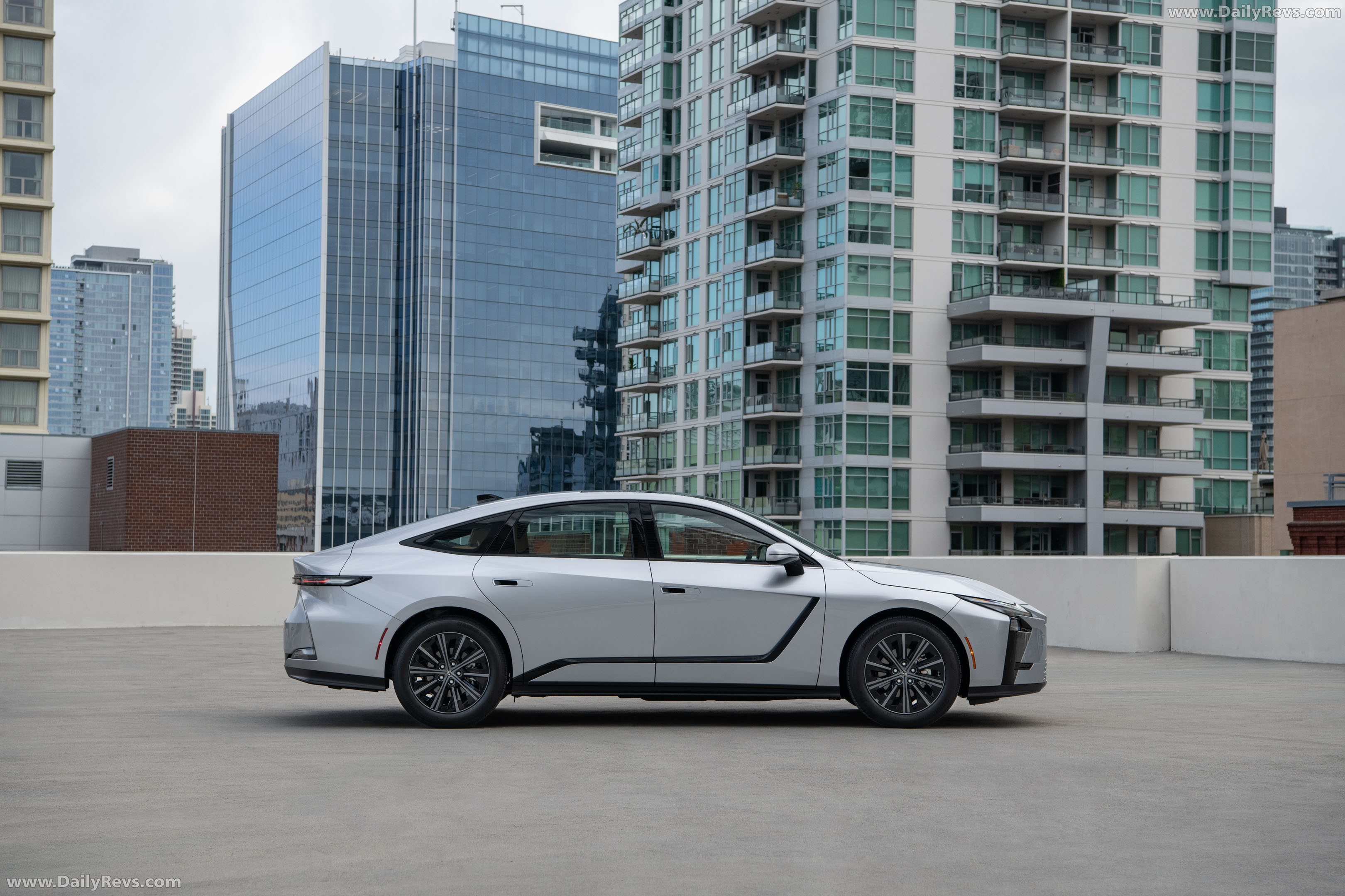 2026 Lexus ES 350H Premium Side View