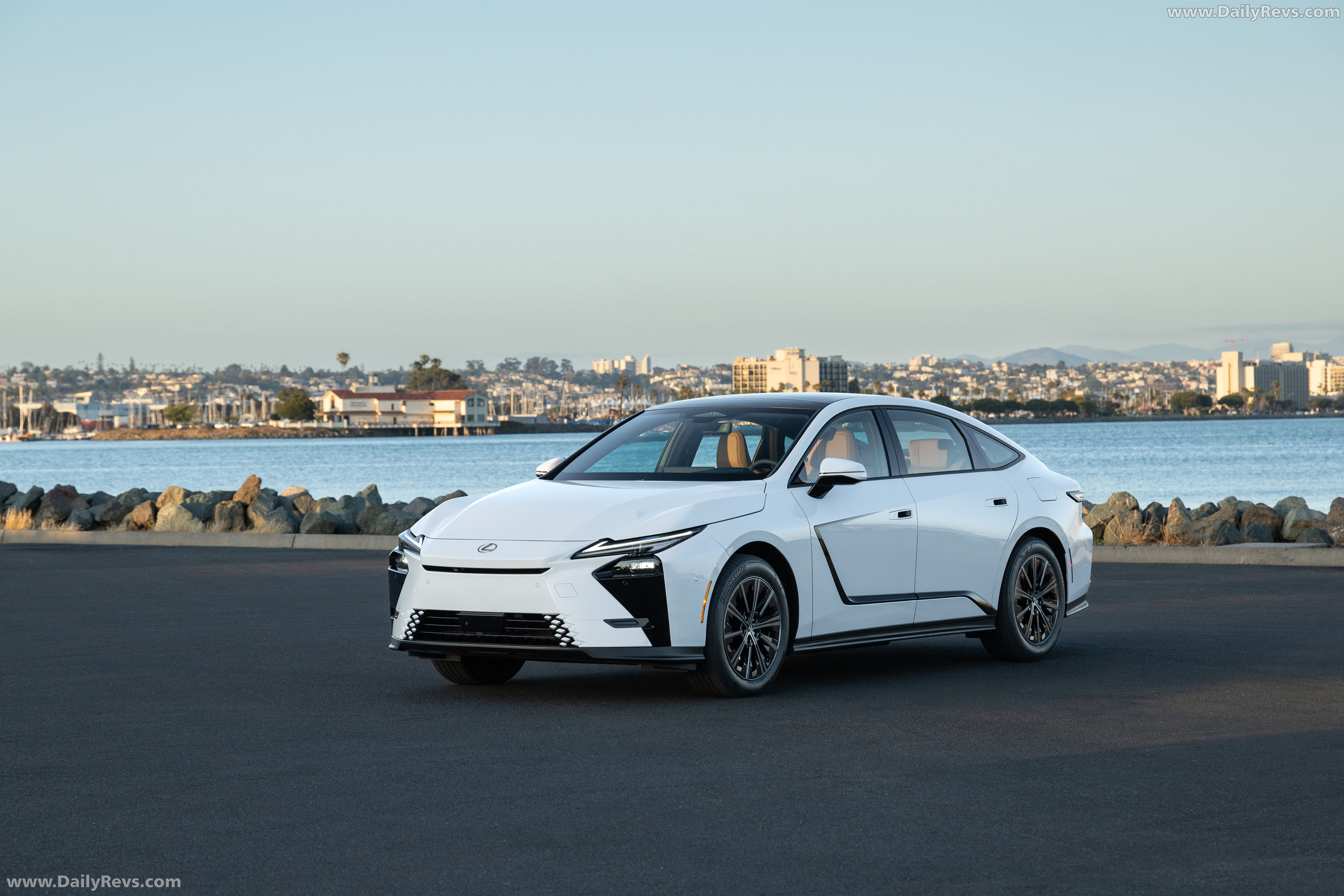 2026 Lexus ES 350H Premium Plus Front View