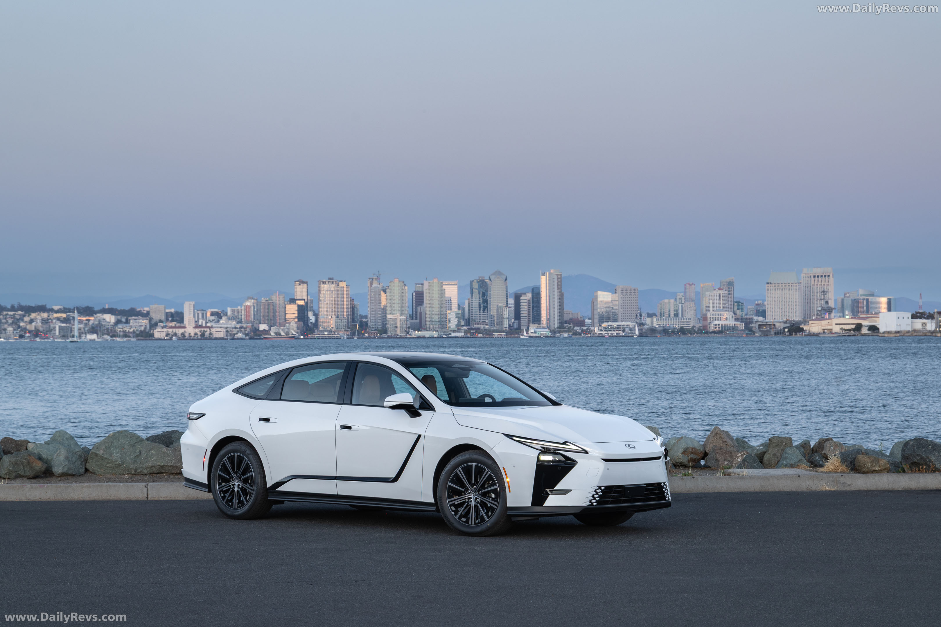 2026 Lexus ES 350H Premium Plus Front View