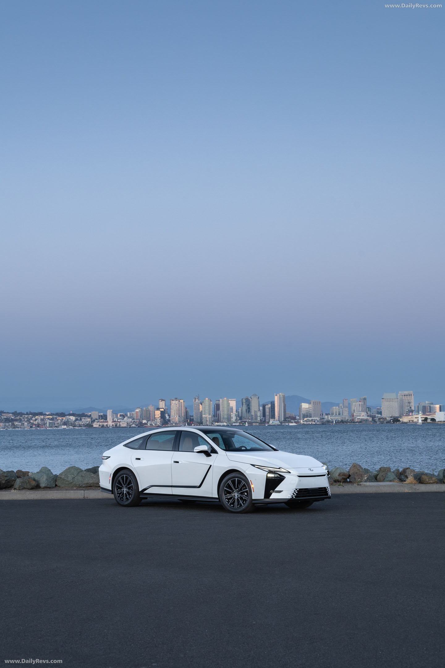 2026 Lexus ES 350H Premium Plus Front View