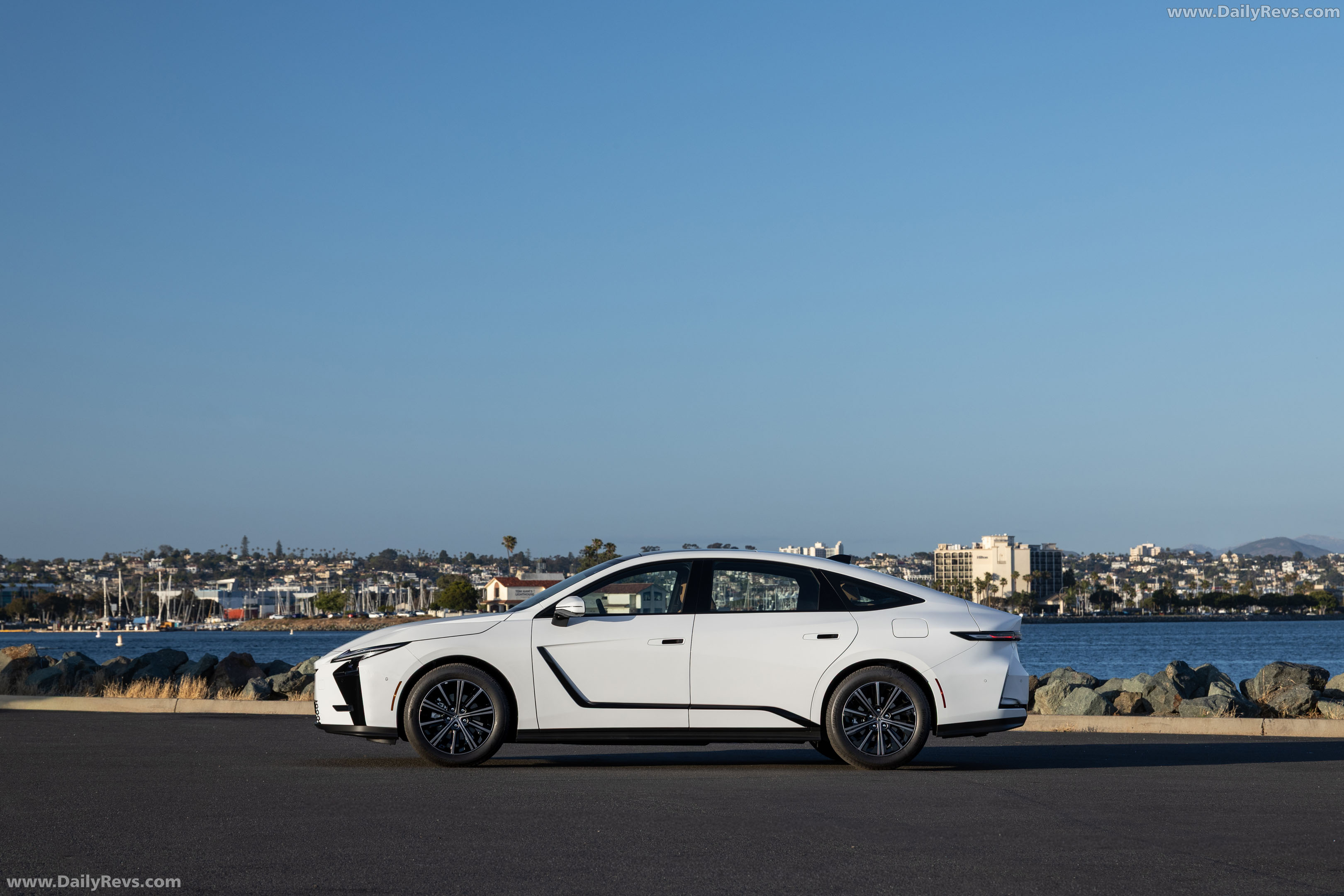2026 Lexus ES 350H Premium Plus Side View