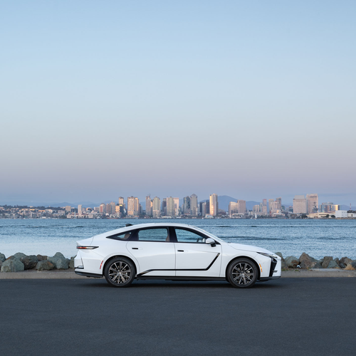 2026 Lexus ES 350H Premium Plus Side View