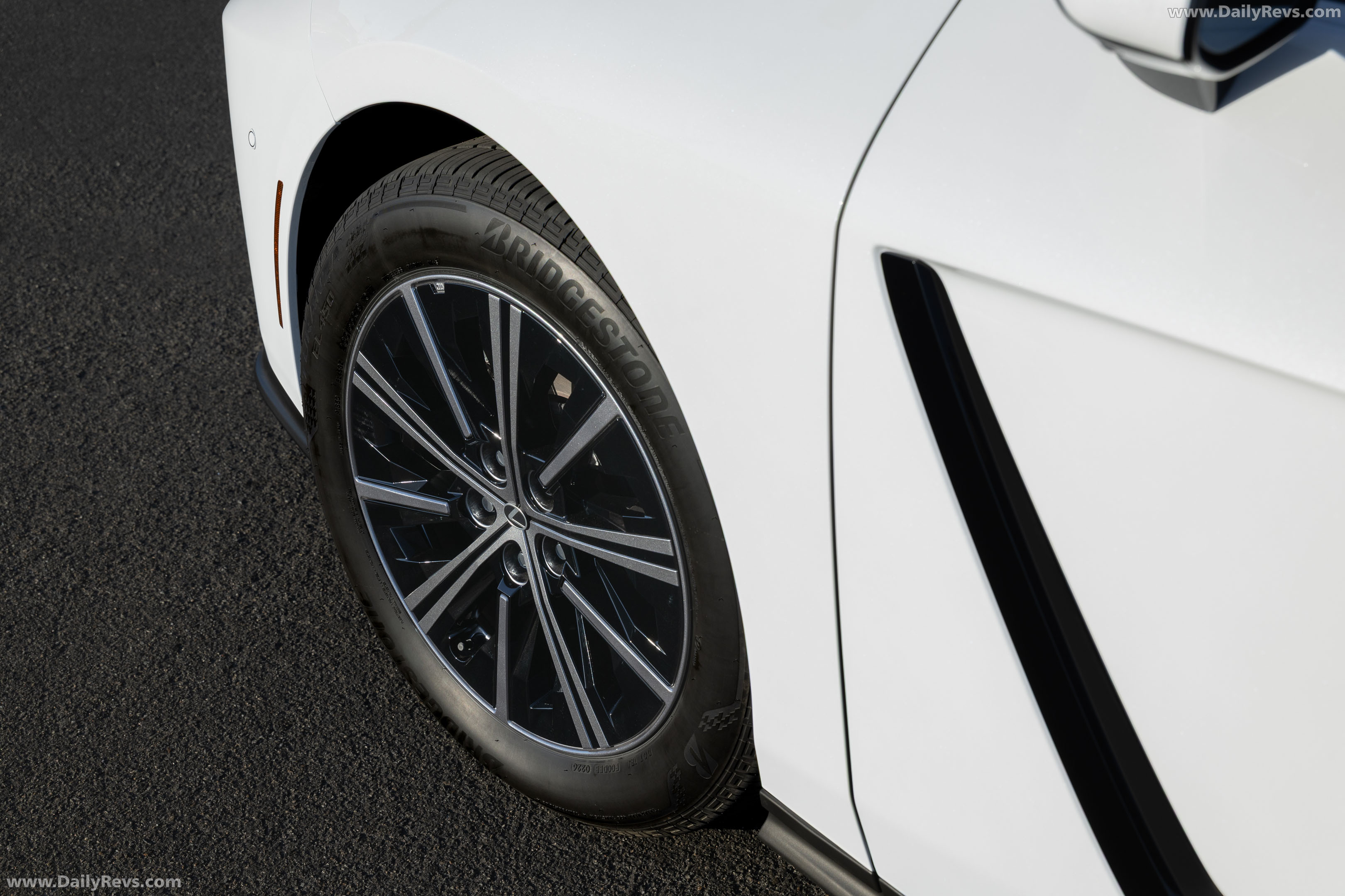 2026 Lexus ES 350H Premium Plus Exterior