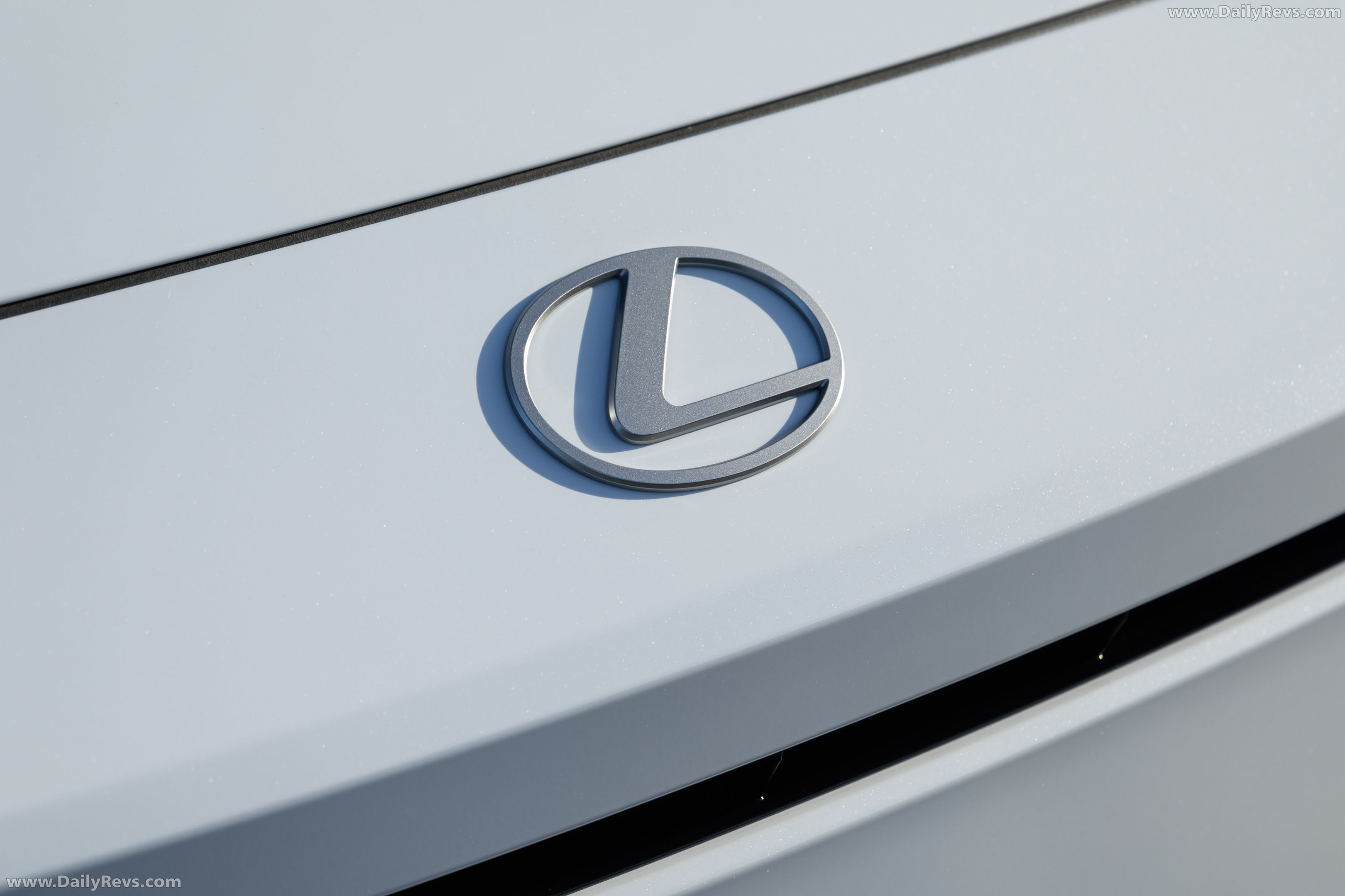 2026 Lexus ES 350H Premium Plus Exterior