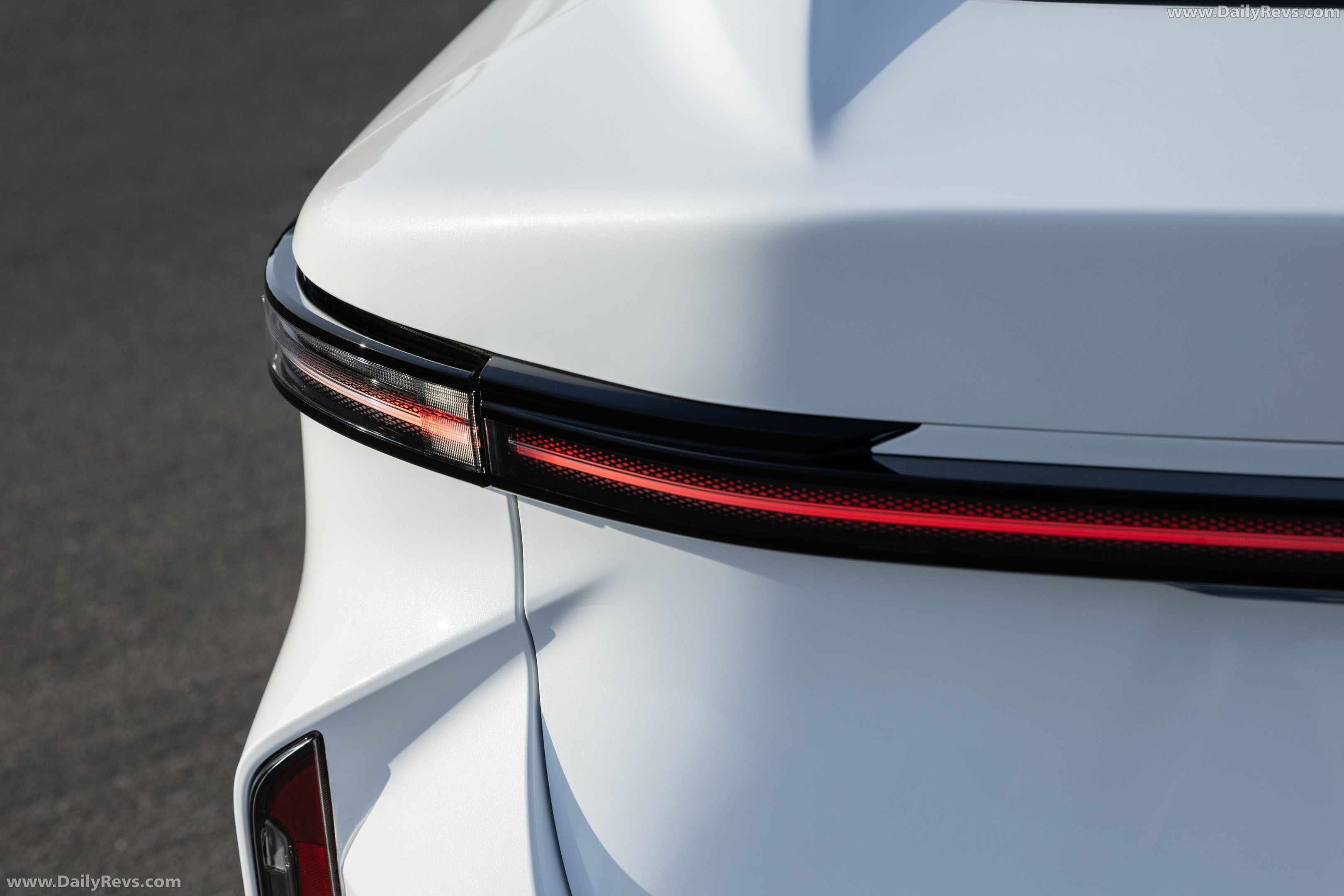 2026 Lexus ES 350H Premium Plus Exterior