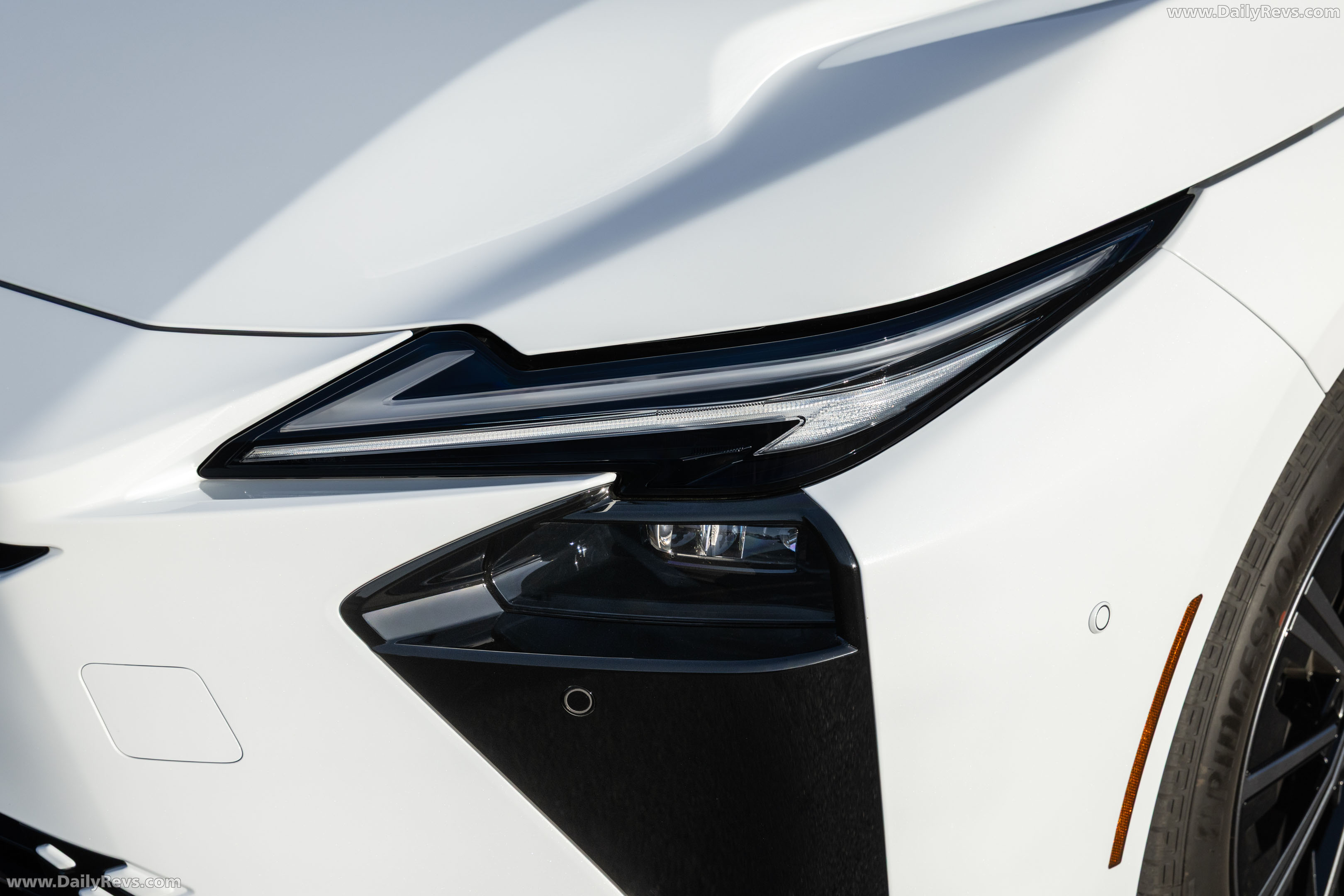 2026 Lexus ES 350H Premium Plus Exterior