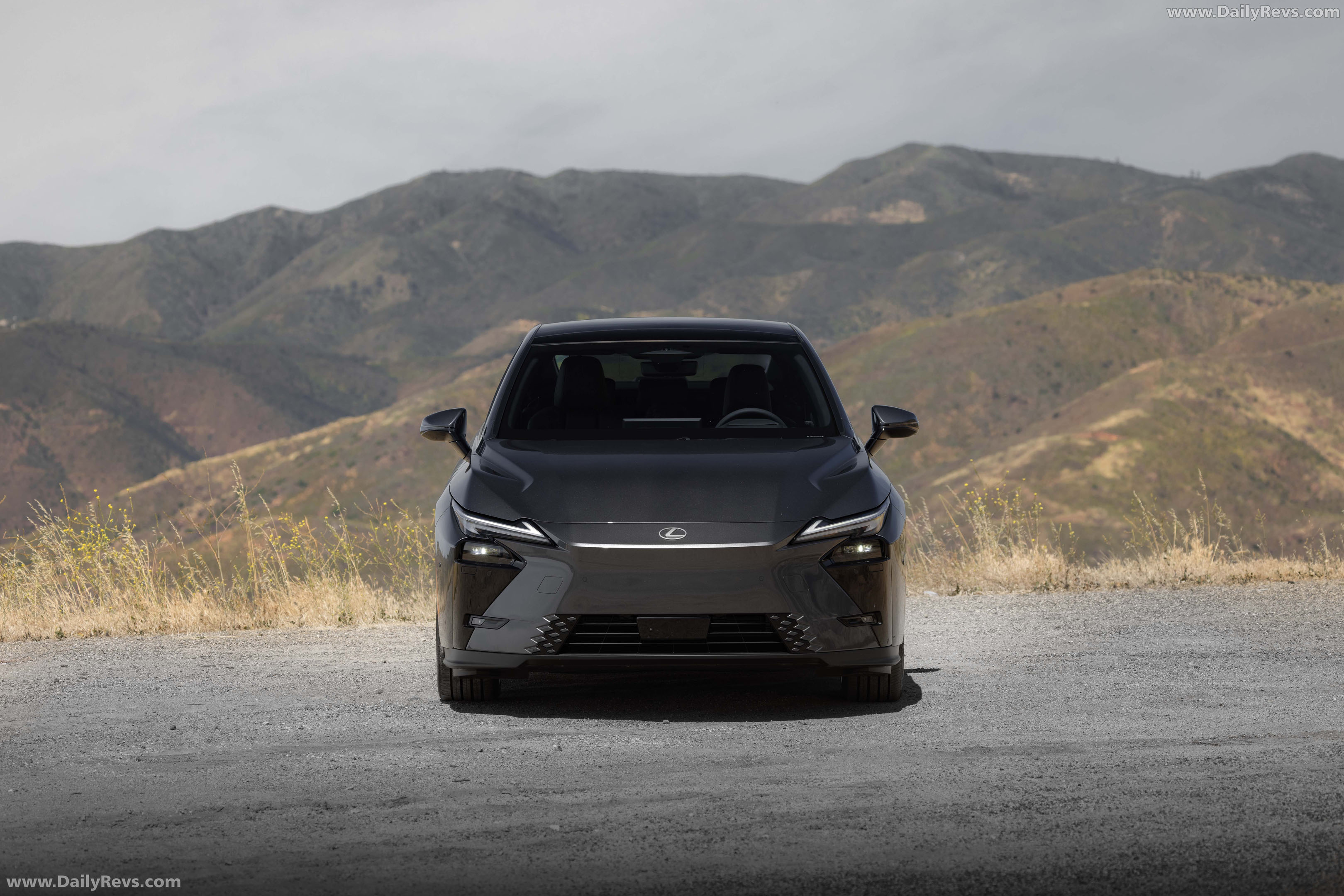 2026 Lexus ES 350e Luxury Executive Sonic Grey Front View
