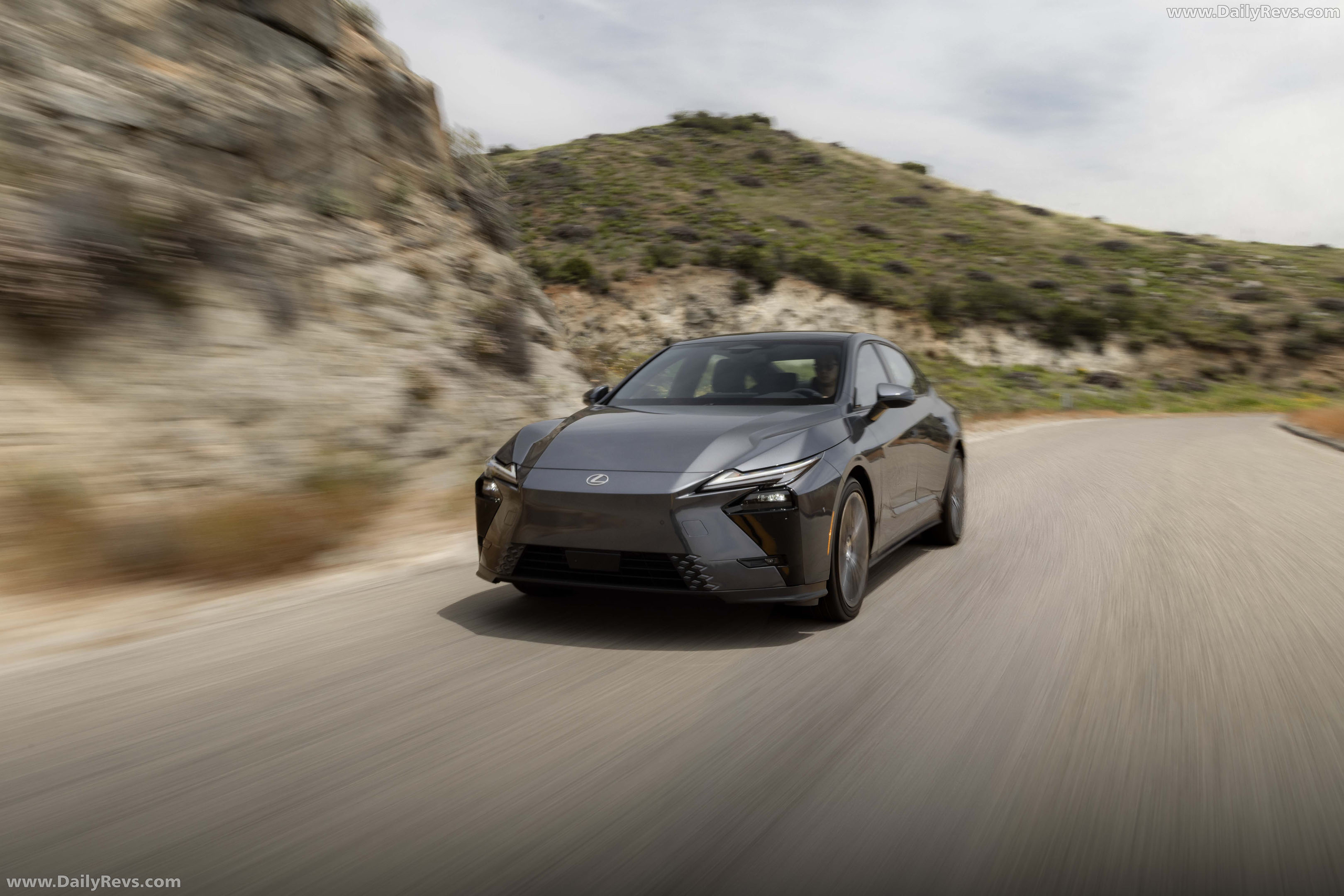 2026 Lexus ES 350e Luxury Executive Sonic Grey Front View