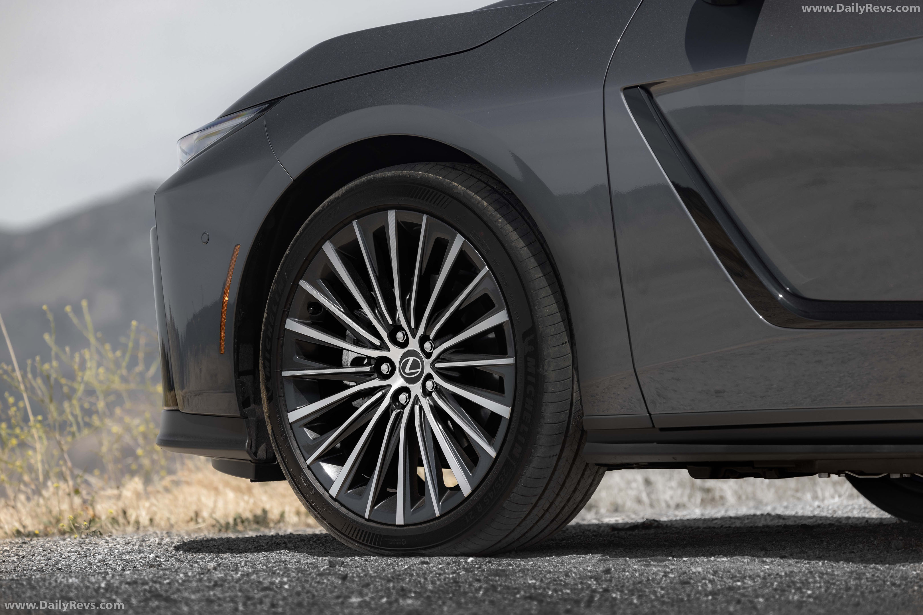 2026 Lexus ES 350e Luxury Executive Sonic Grey Exterior