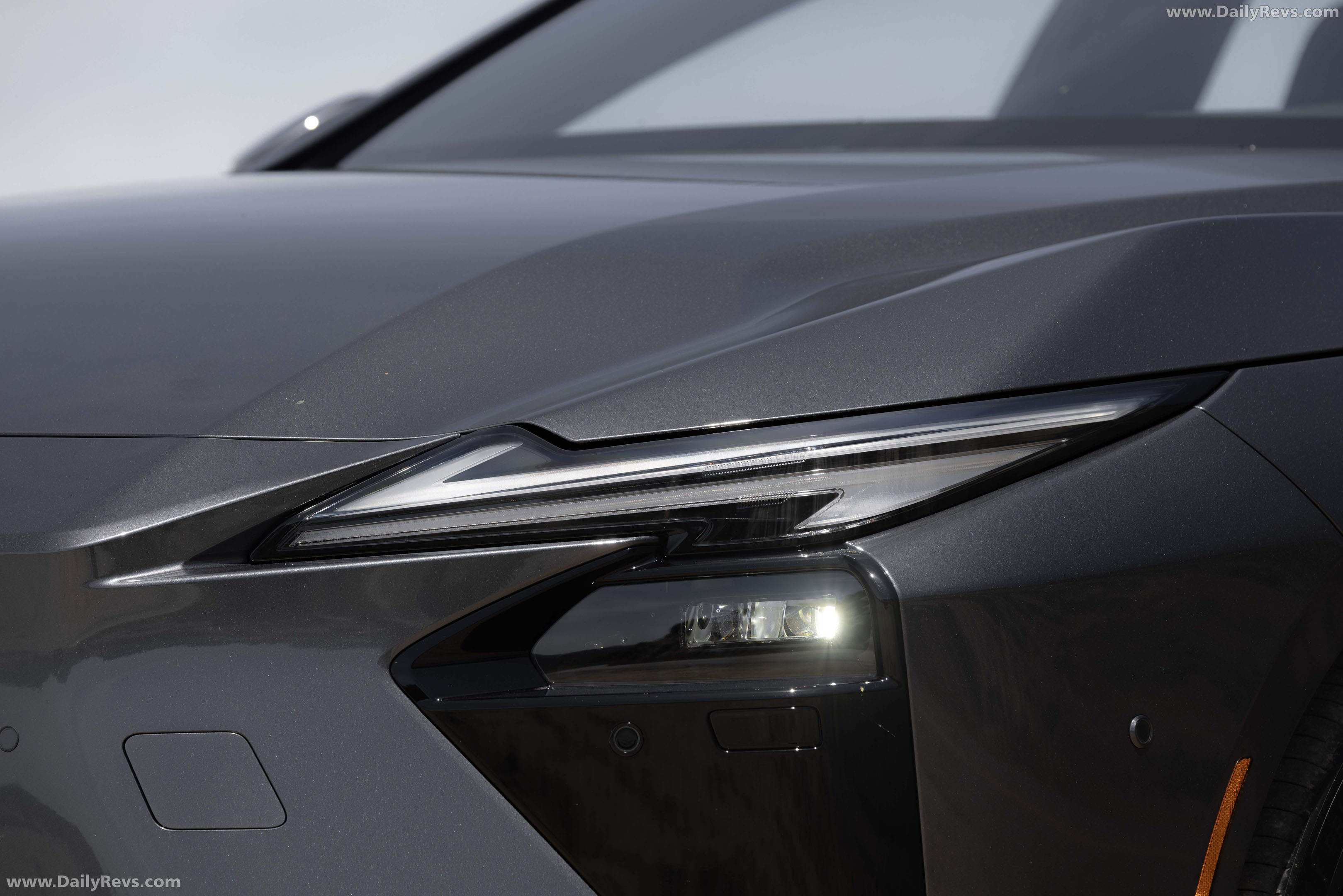 2026 Lexus ES 350e Luxury Executive Sonic Grey Exterior