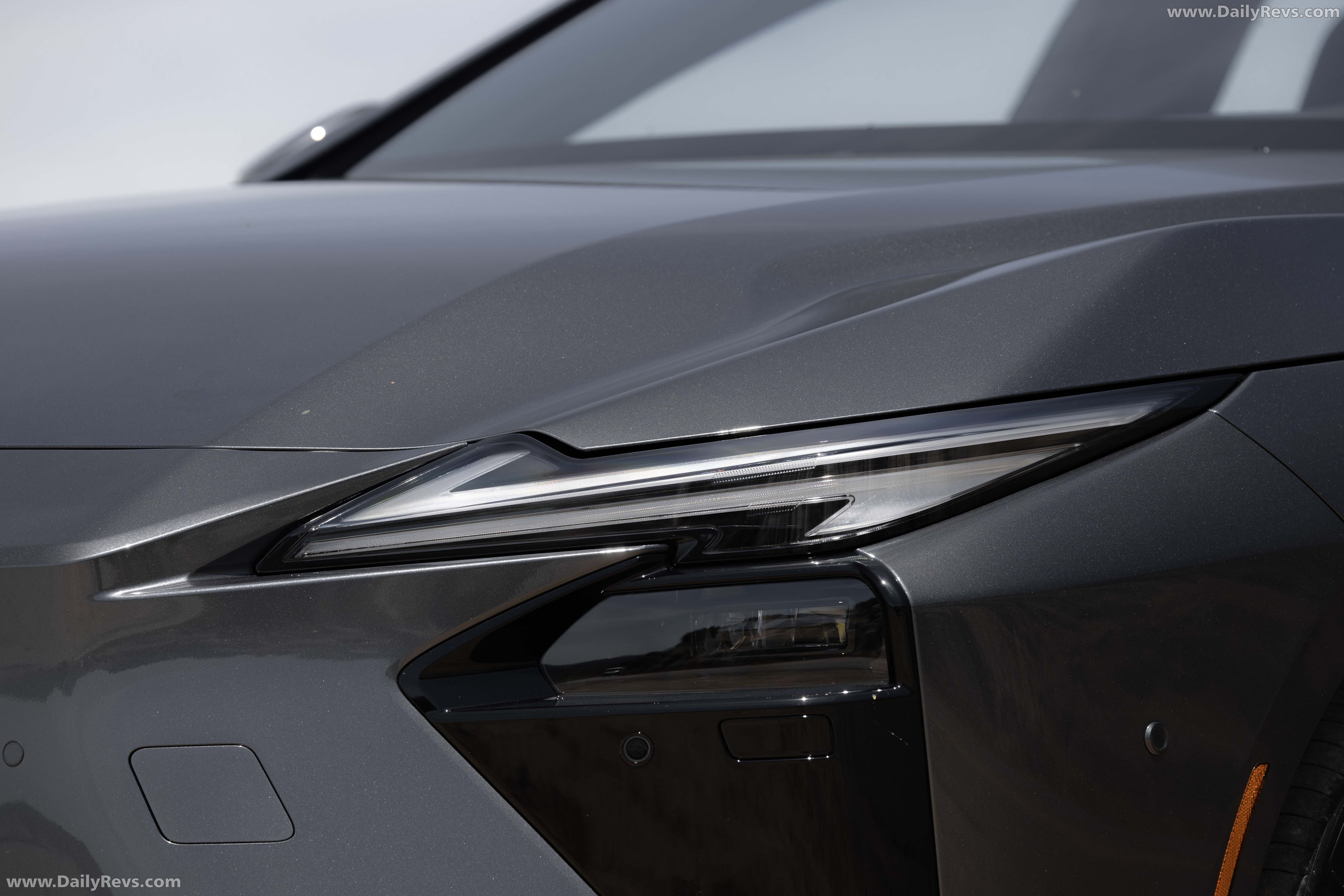 2026 Lexus ES 350e Luxury Executive Sonic Grey Exterior