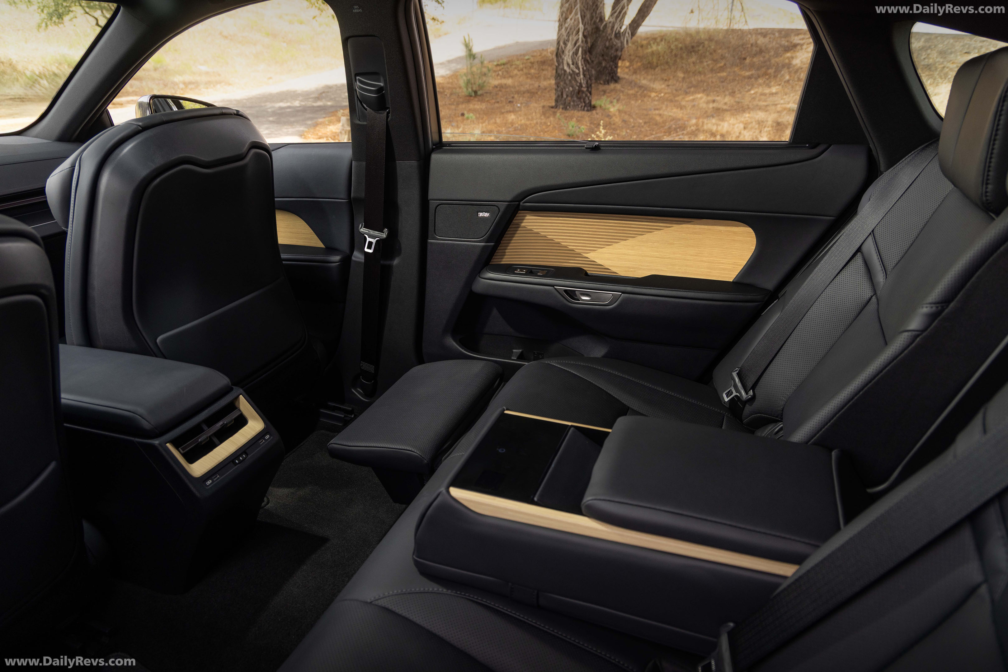 2026 Lexus ES 350e Luxury Executive Sonic Grey Interior