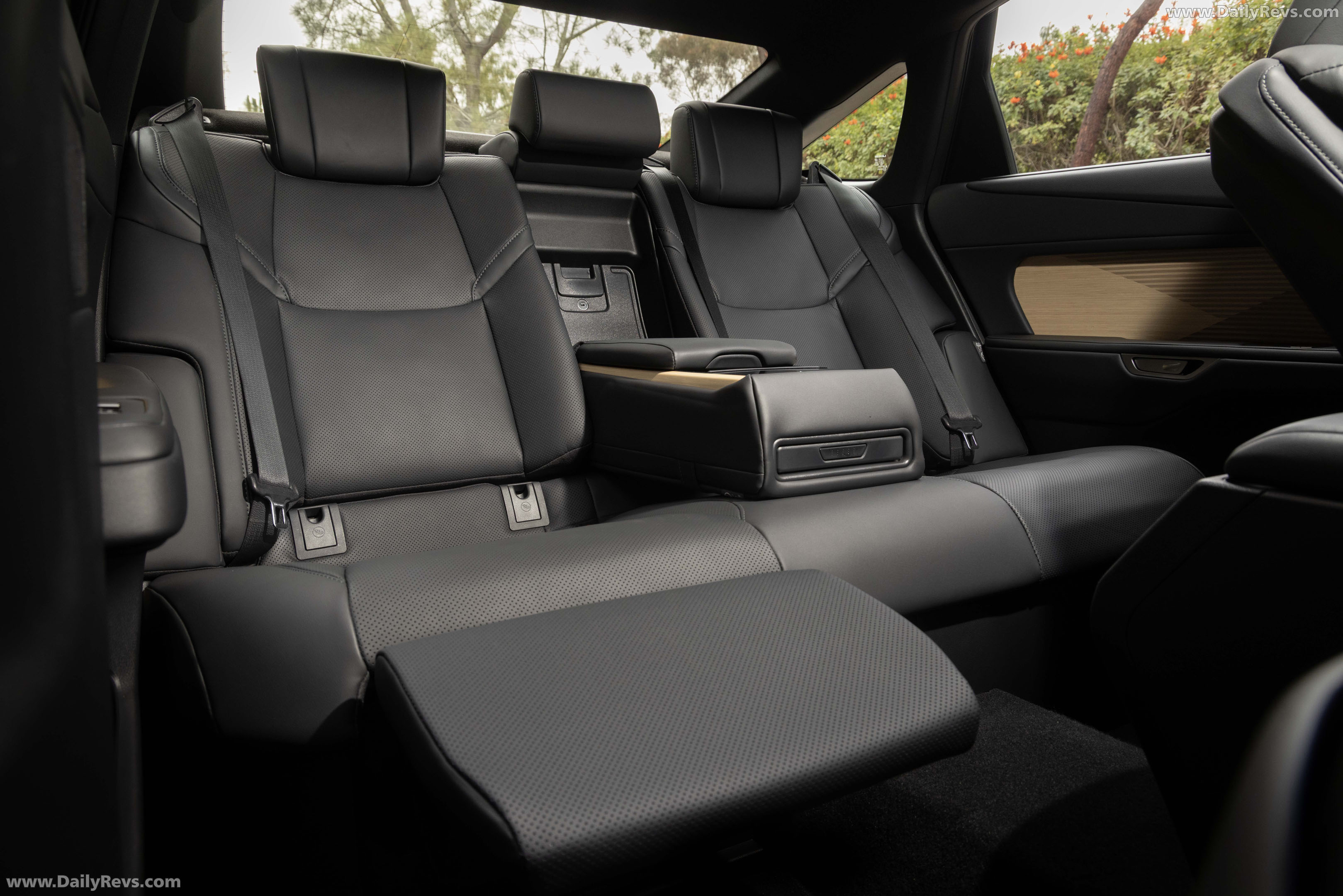 2026 Lexus ES 350e Luxury Executive Sonic Grey Interior