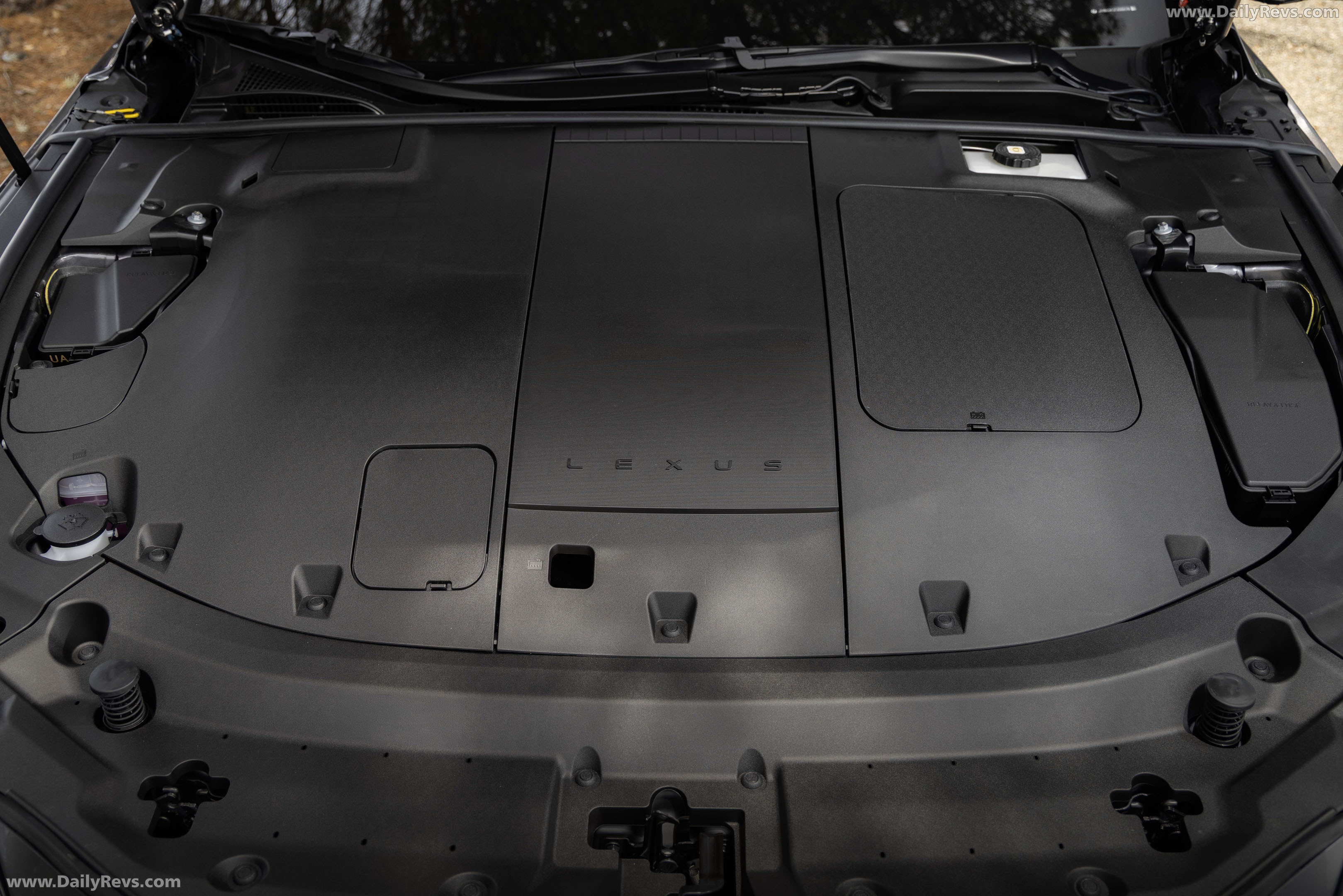 2026 Lexus ES 350e Luxury Executive Sonic Grey Engine