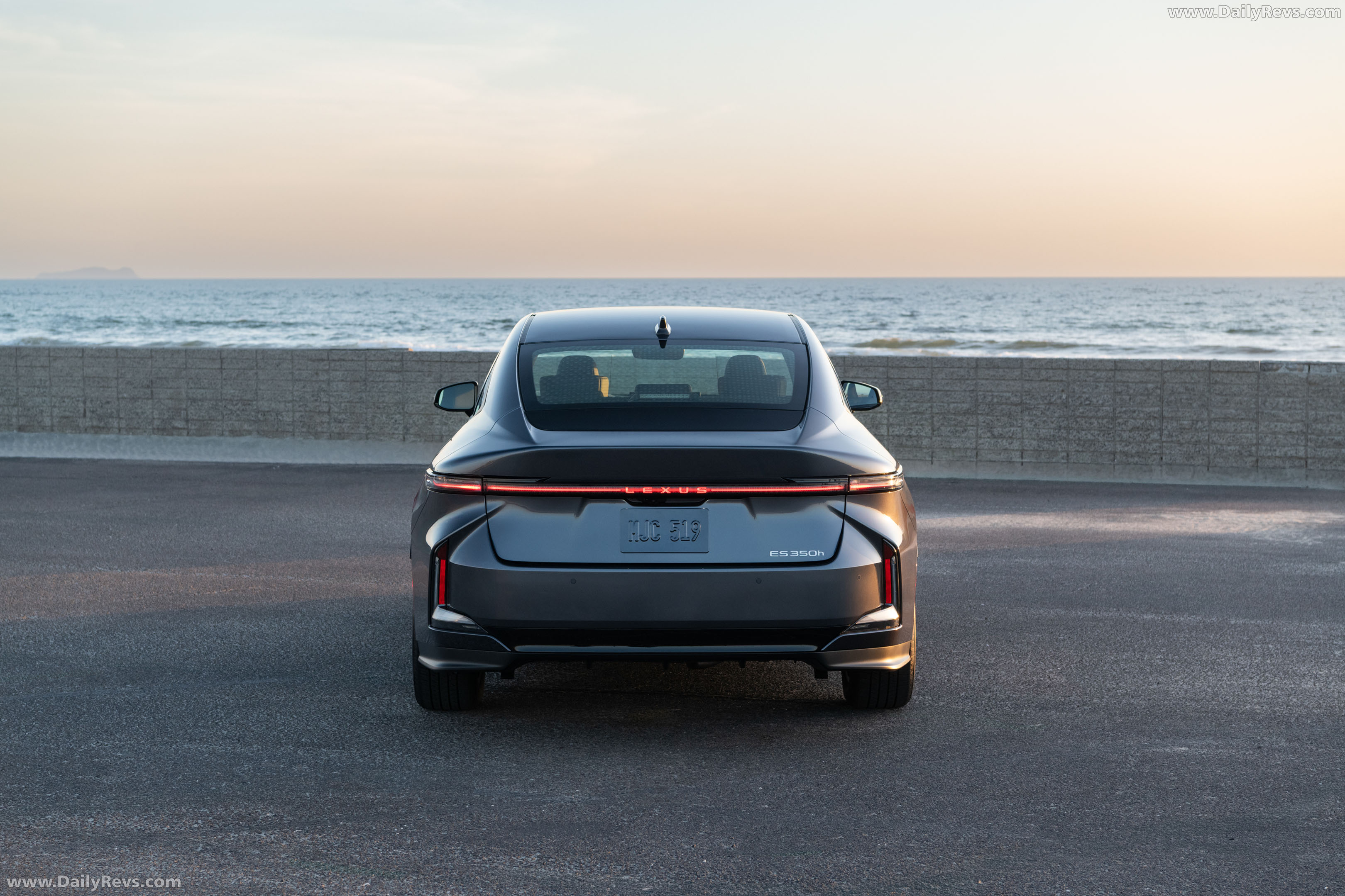 2026 Lexus ES 350H Premium Cloud Burst Gray Rear View