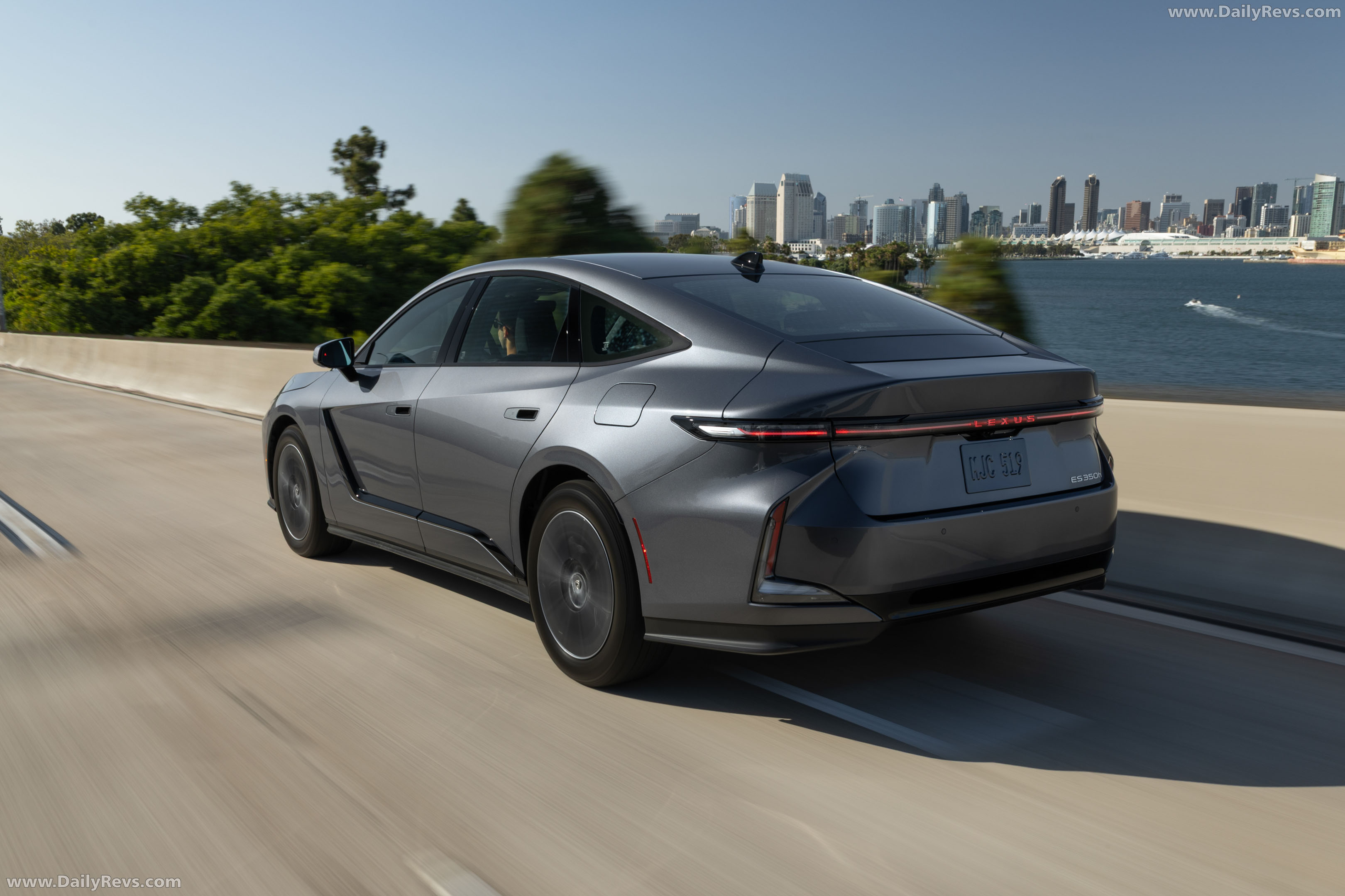 2026 Lexus ES 350H Premium Cloud Burst Gray Rear View