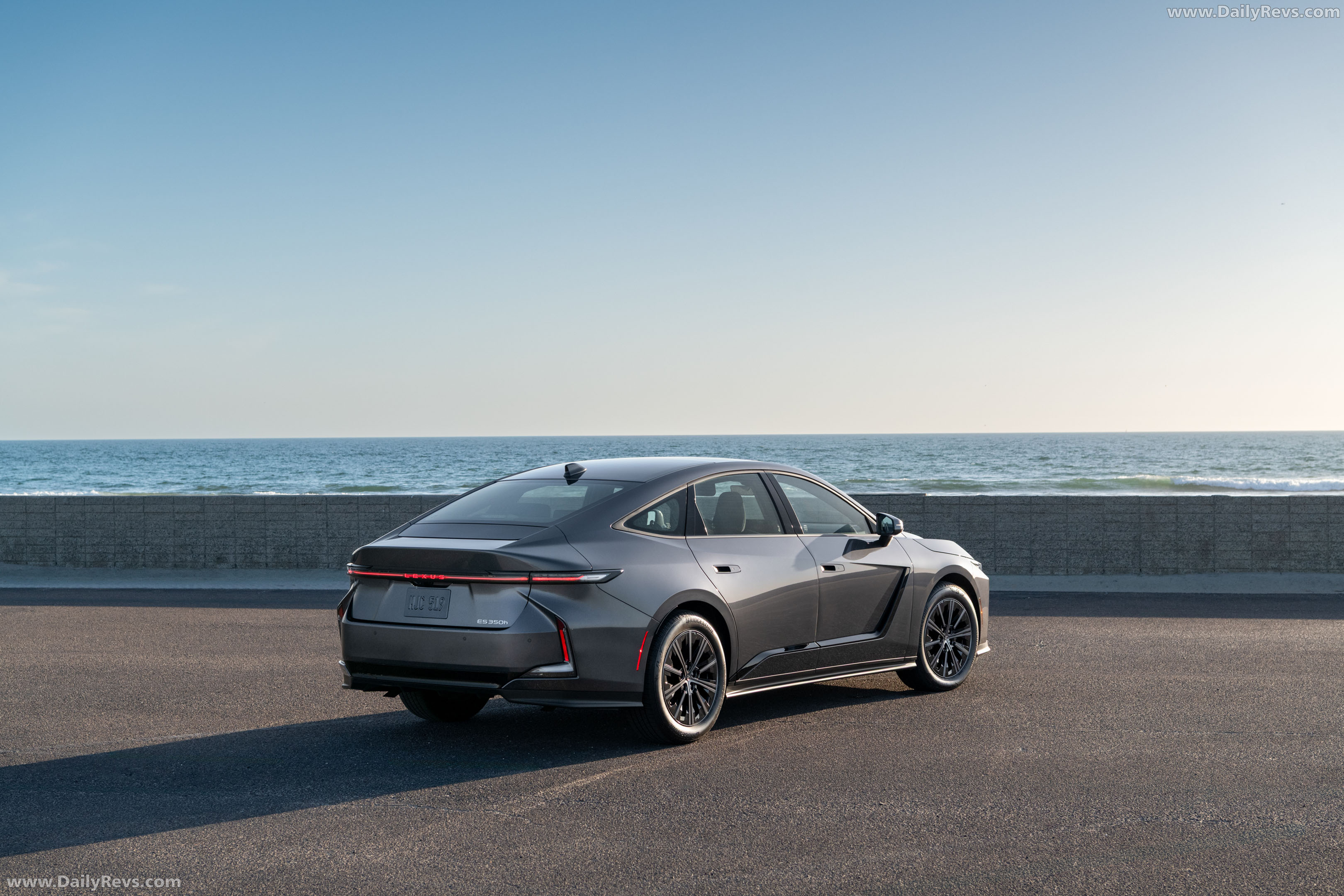 2026 Lexus ES 350H Premium Cloud Burst Gray Rear View