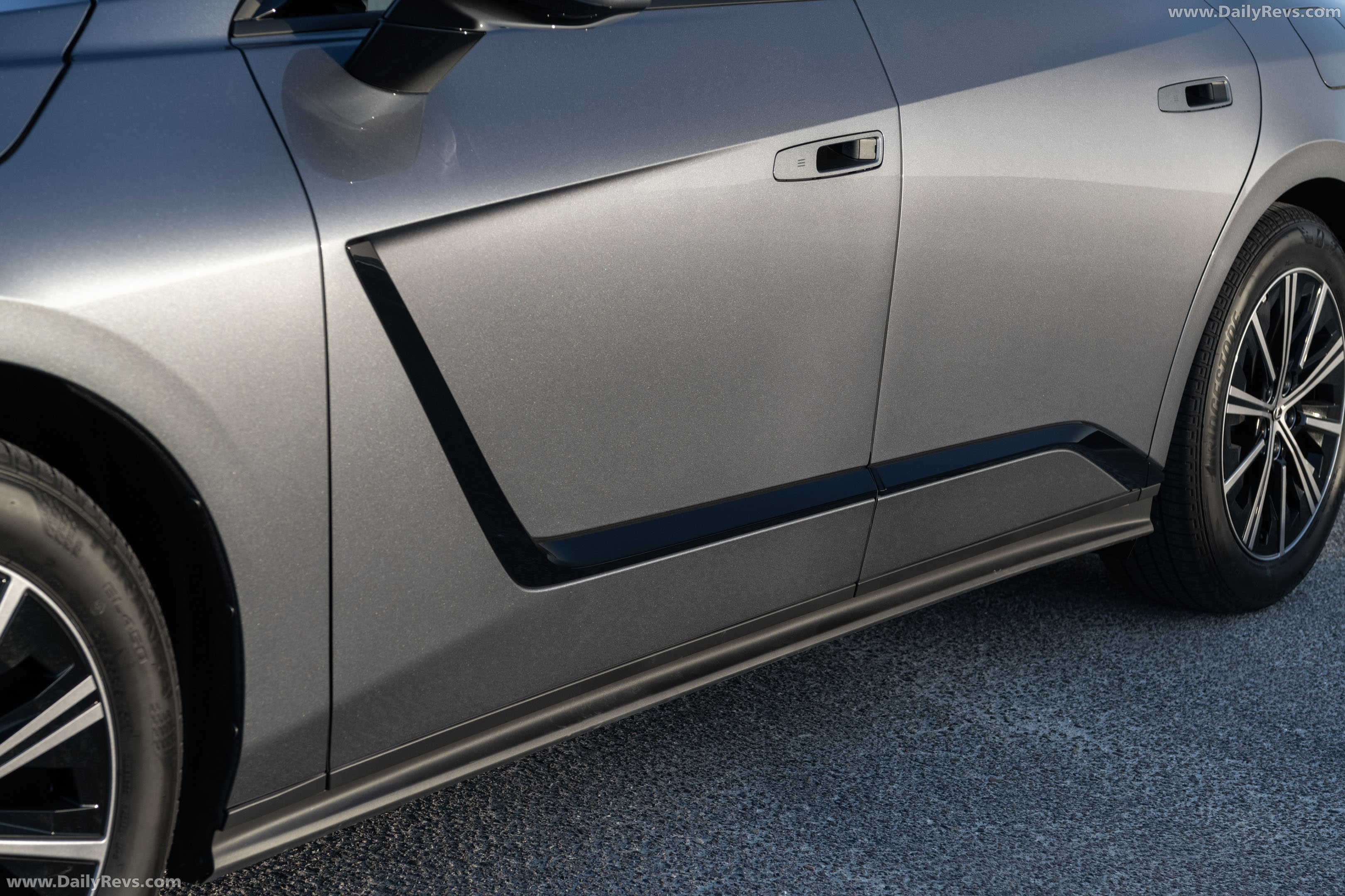 2026 Lexus ES 350H Premium Cloud Burst Gray Exterior