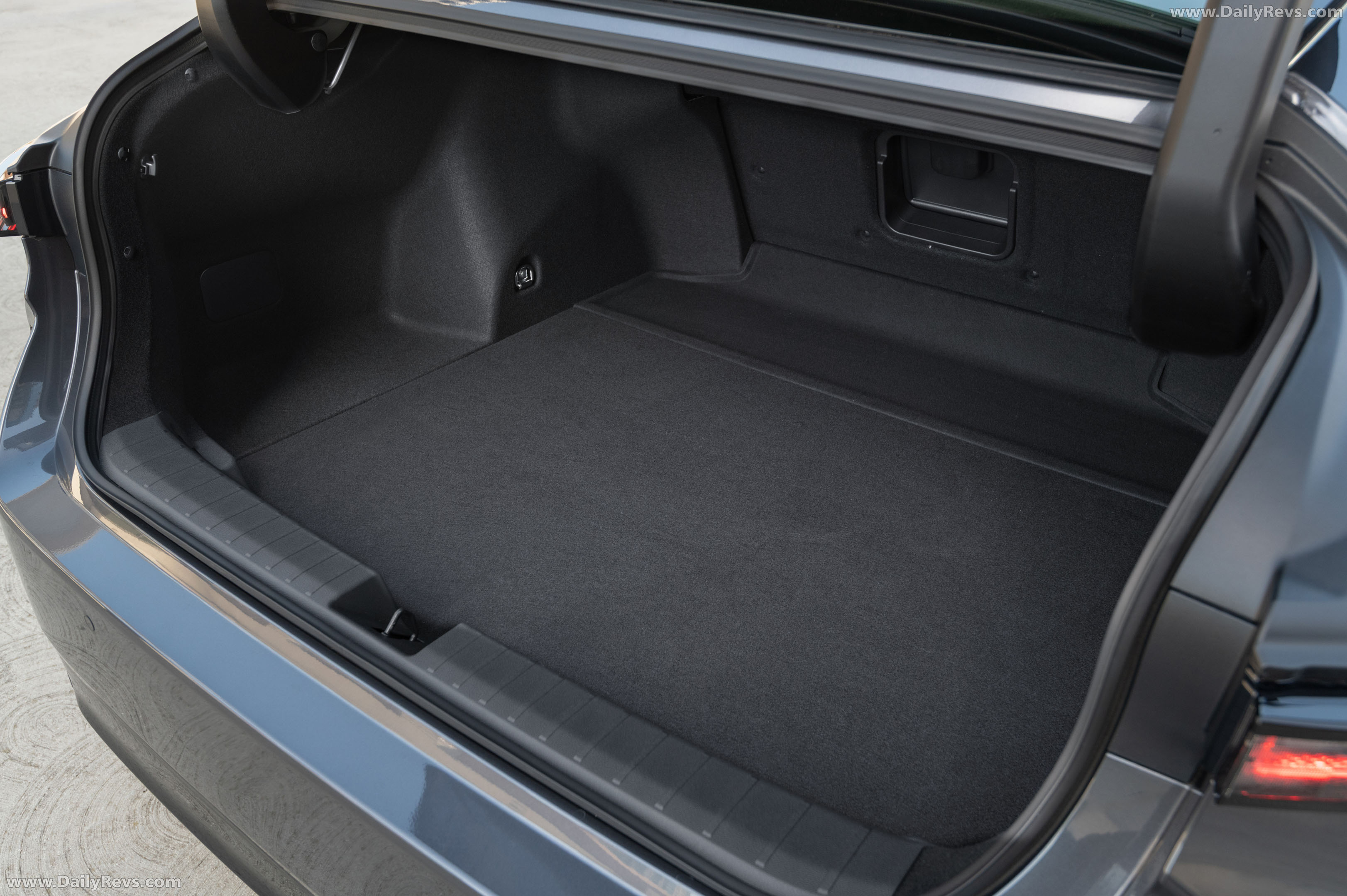 2026 Lexus ES 350H Premium Cloud Burst Gray Exterior