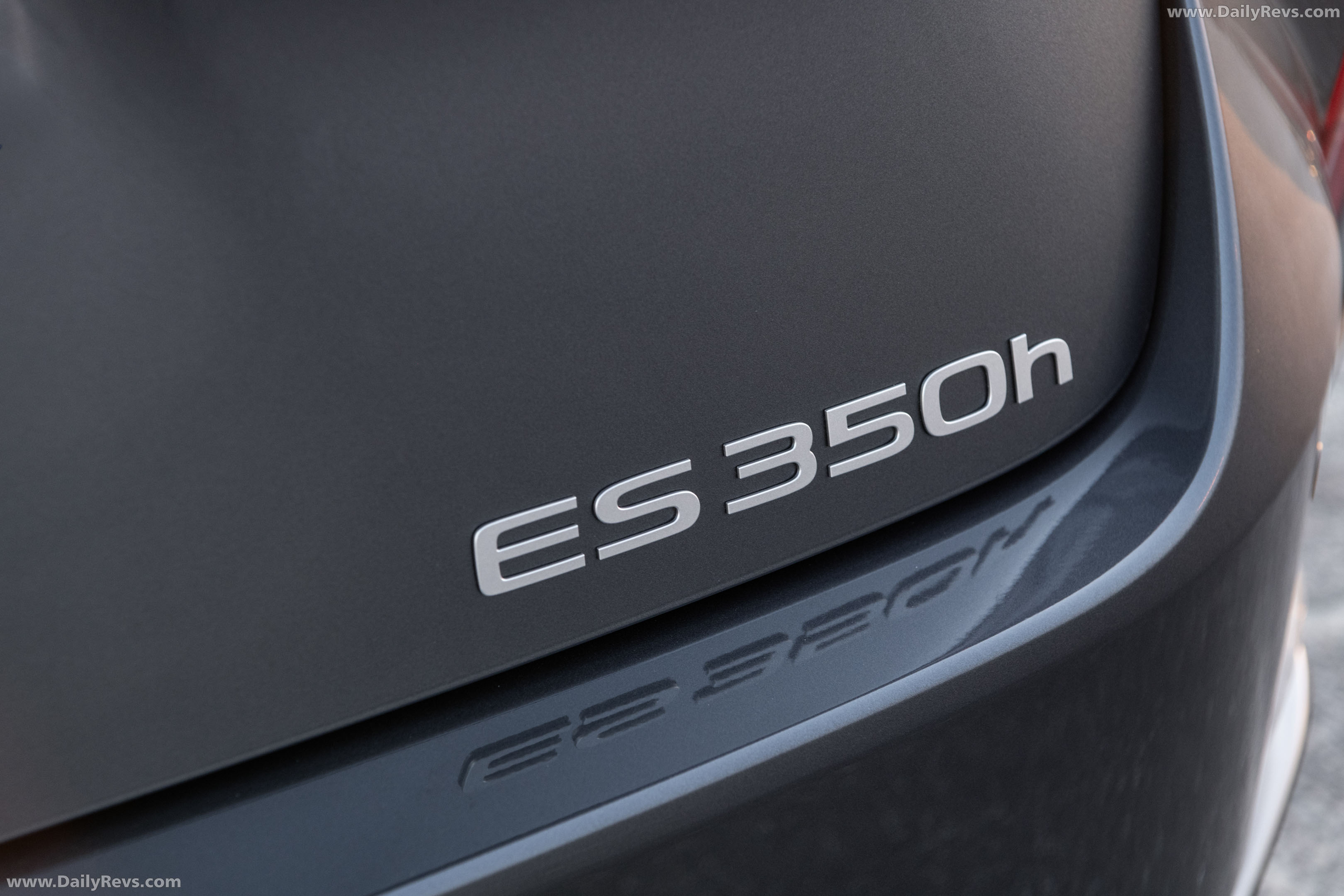 2026 Lexus ES 350H Premium Cloud Burst Gray Exterior