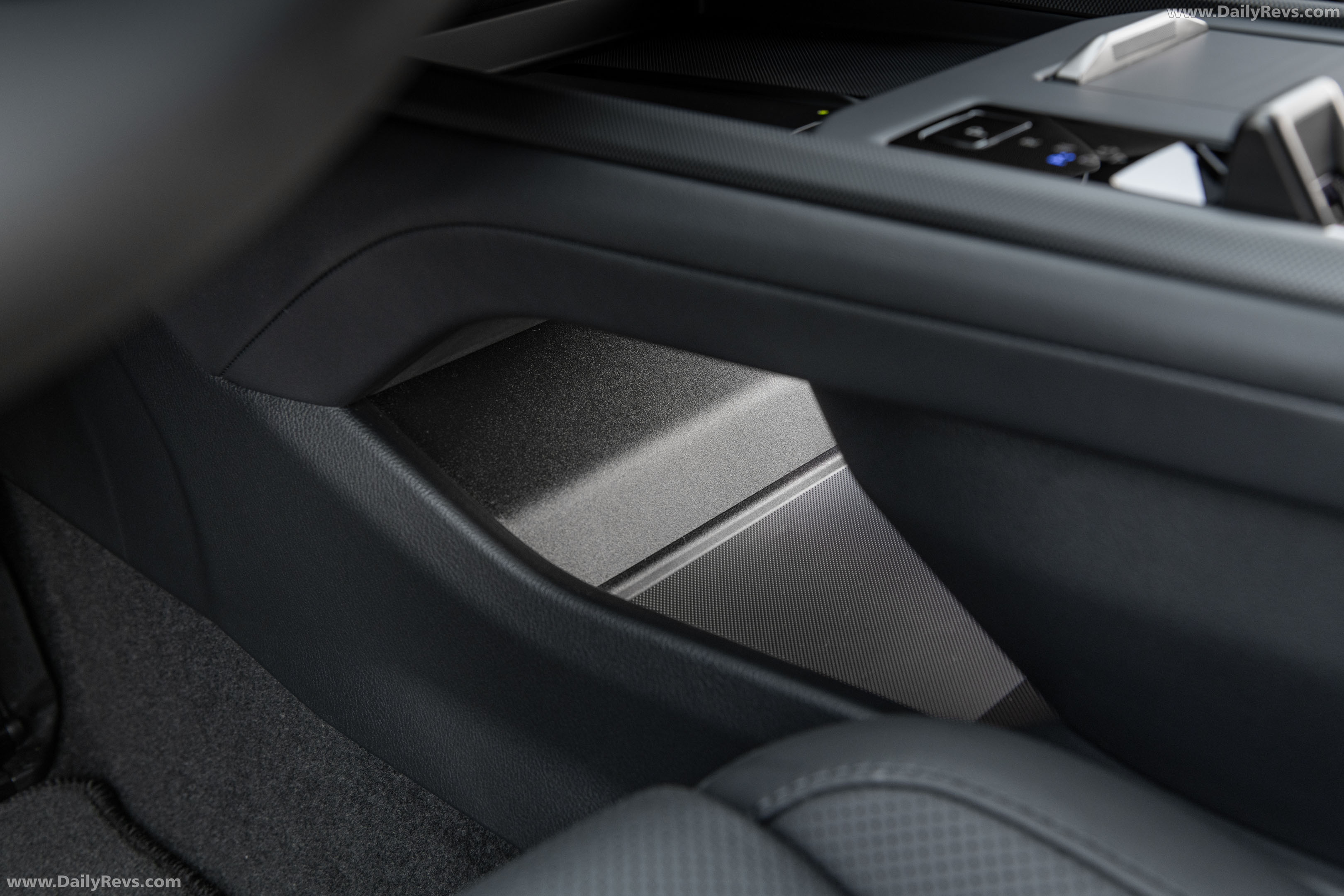 2026 Lexus ES 350H Premium Cloud Burst Gray Interior