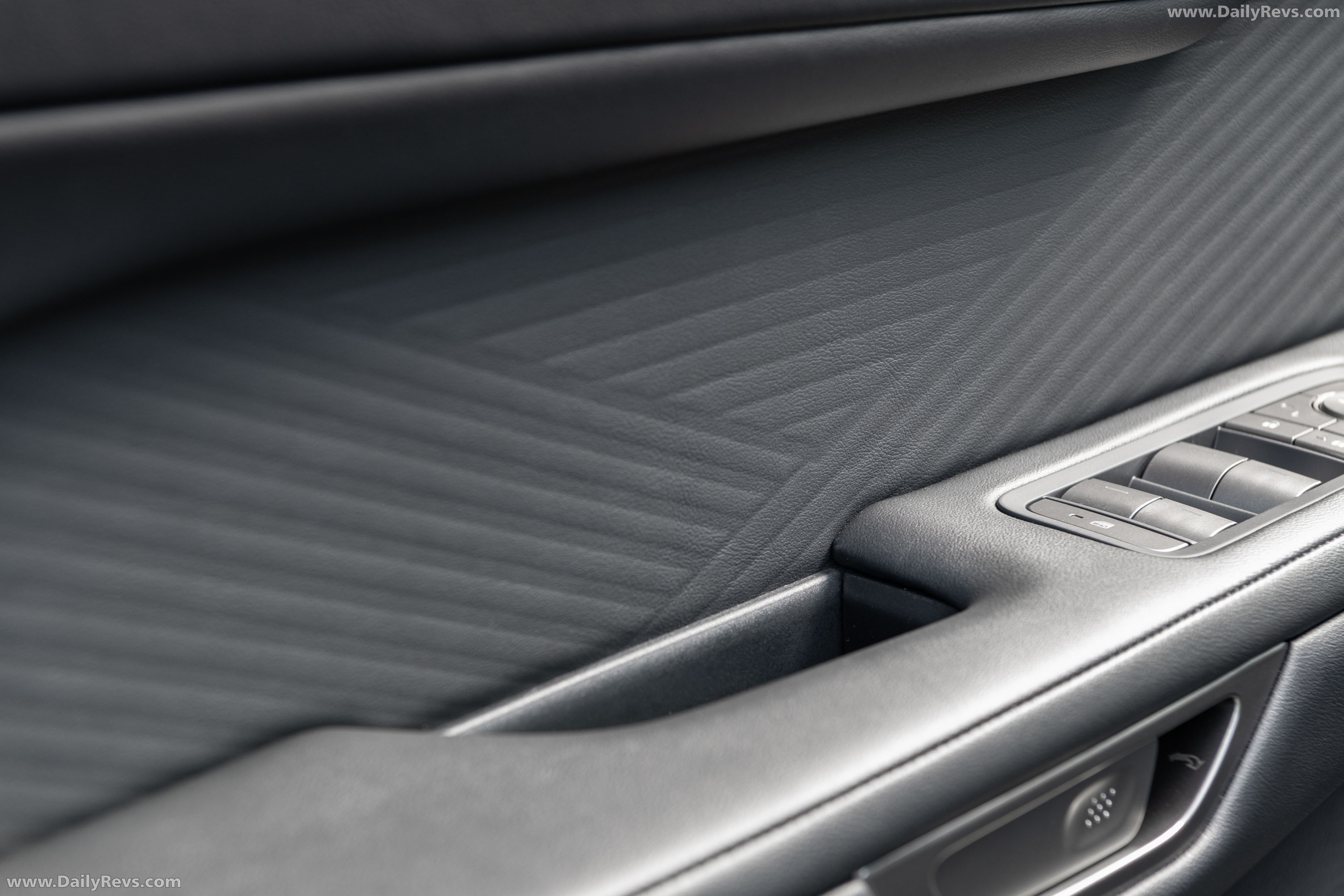 2026 Lexus ES 350H Premium Cloud Burst Gray Interior
