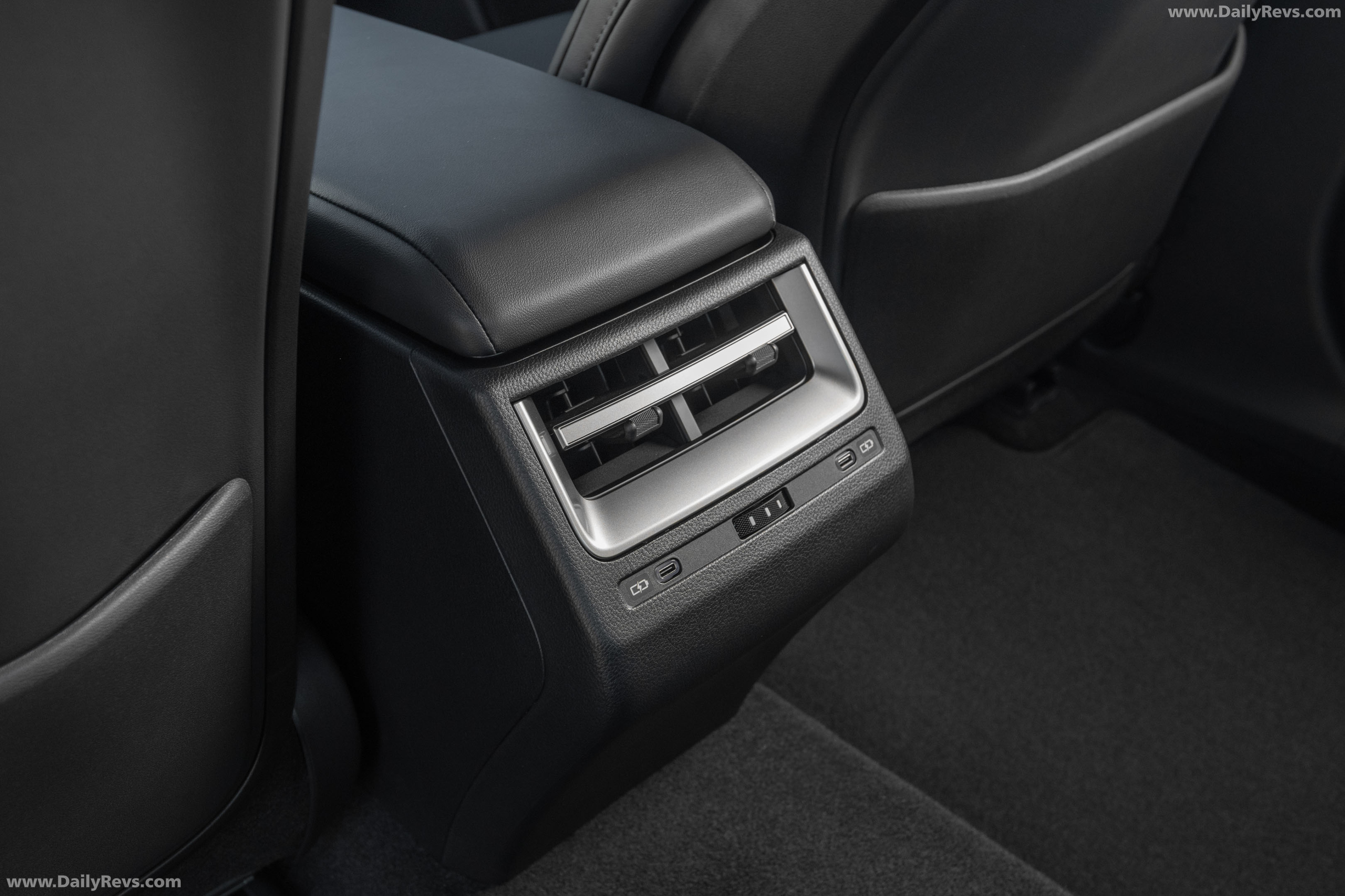 2026 Lexus ES 350H Premium Cloud Burst Gray Interior